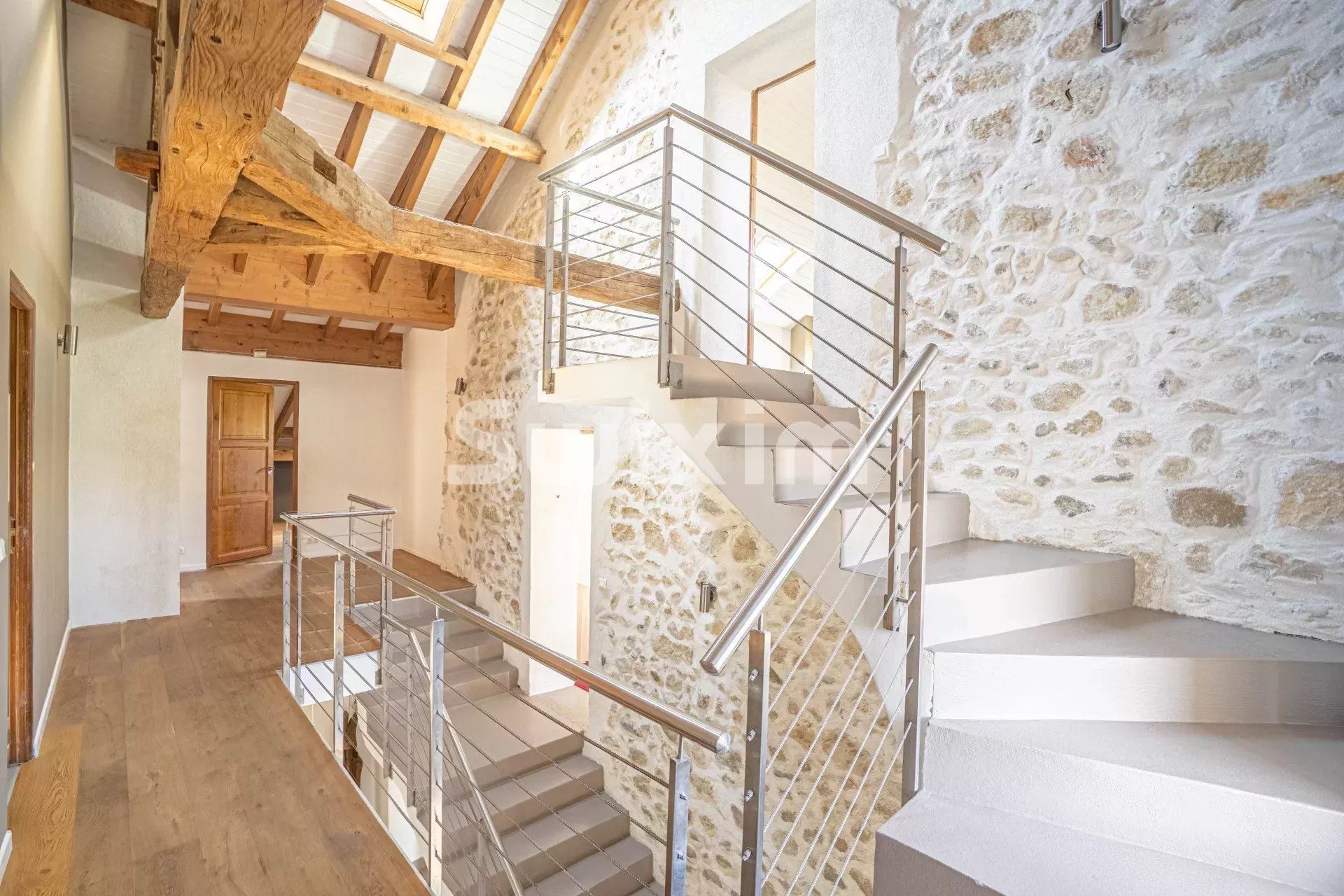 maison 10 Pièces en vente sur Divonne-les-Bains (01220)