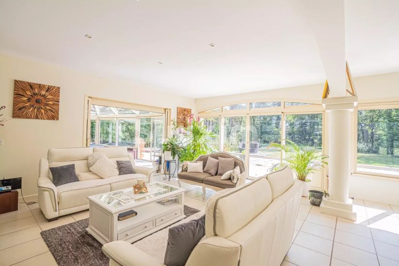 Vente Maison Gex 10&nbsp;Pièces 360&nbsp;m²