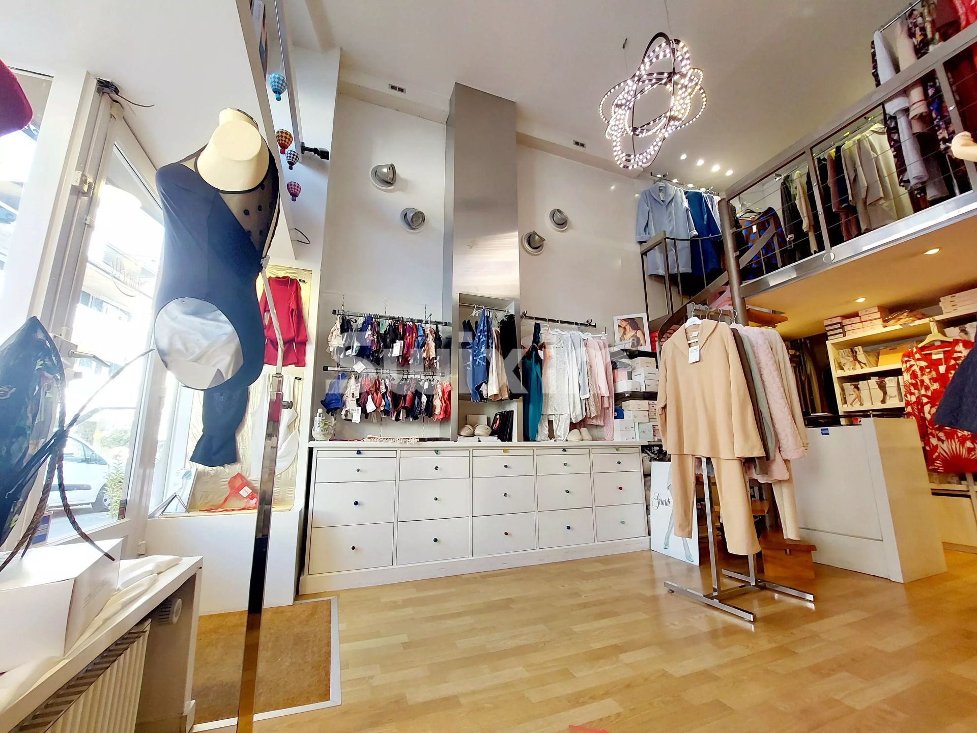 commerce 1 pièce en vente sur Divonne-les-Bains (01220)