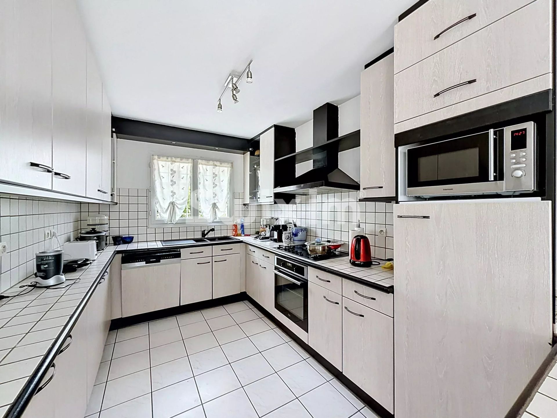 maison 8 Pièces en vente sur Ségny (01170)