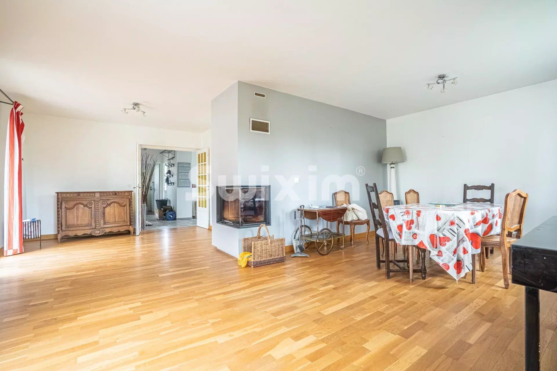 maison 8 Pièces en vente sur Saint-Genis-Pouilly (01630)