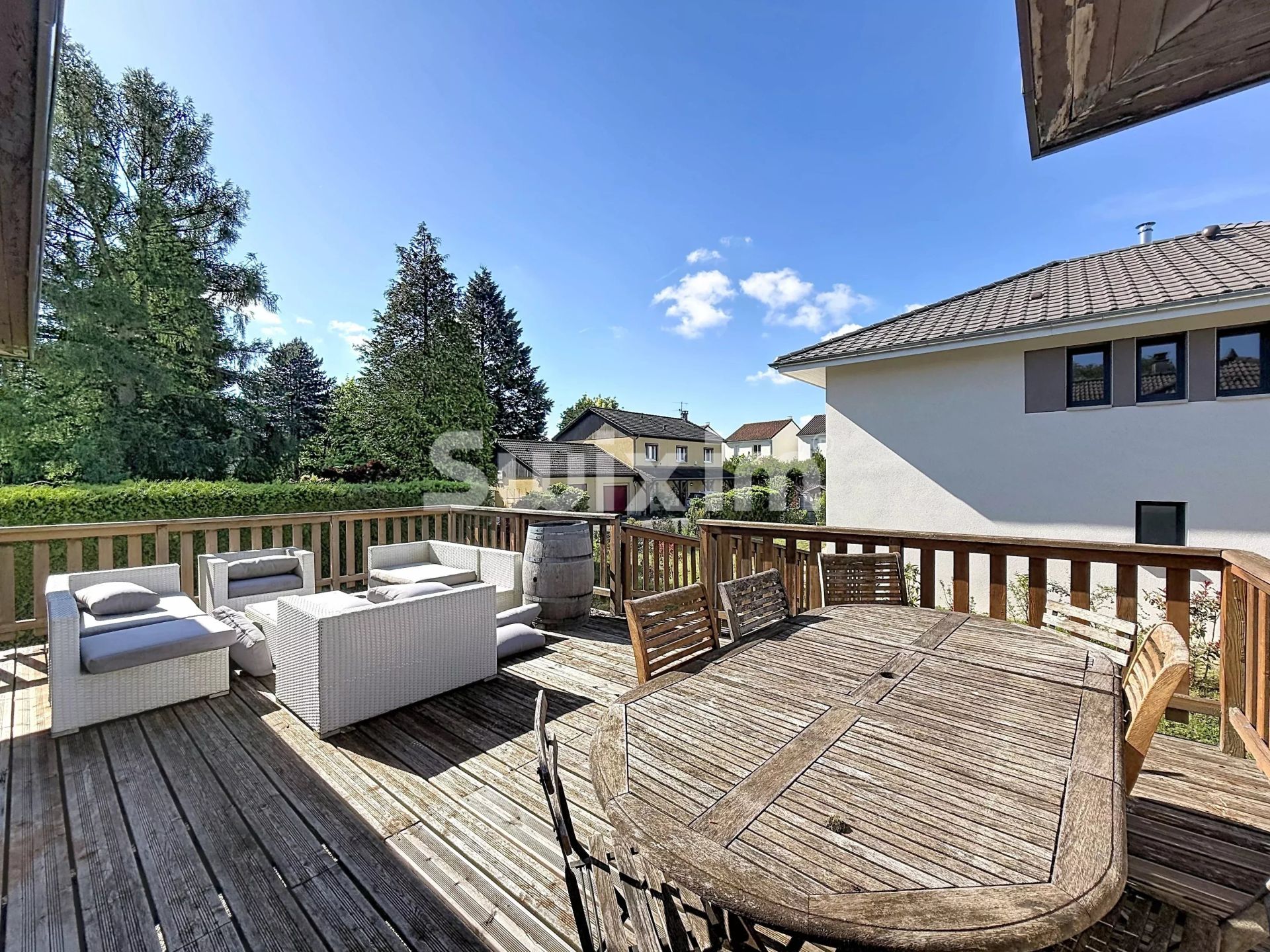 maison 8 Pièces en vente sur Saint-Genis-Pouilly (01630)