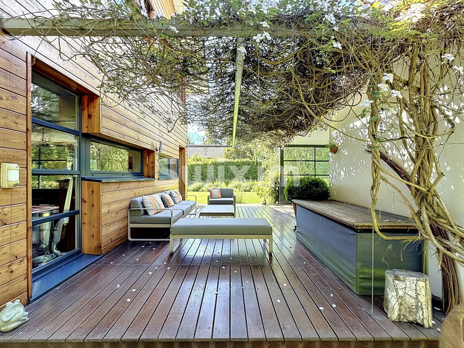 maison 8 Pièces en vente sur Divonne-les-Bains (01220)