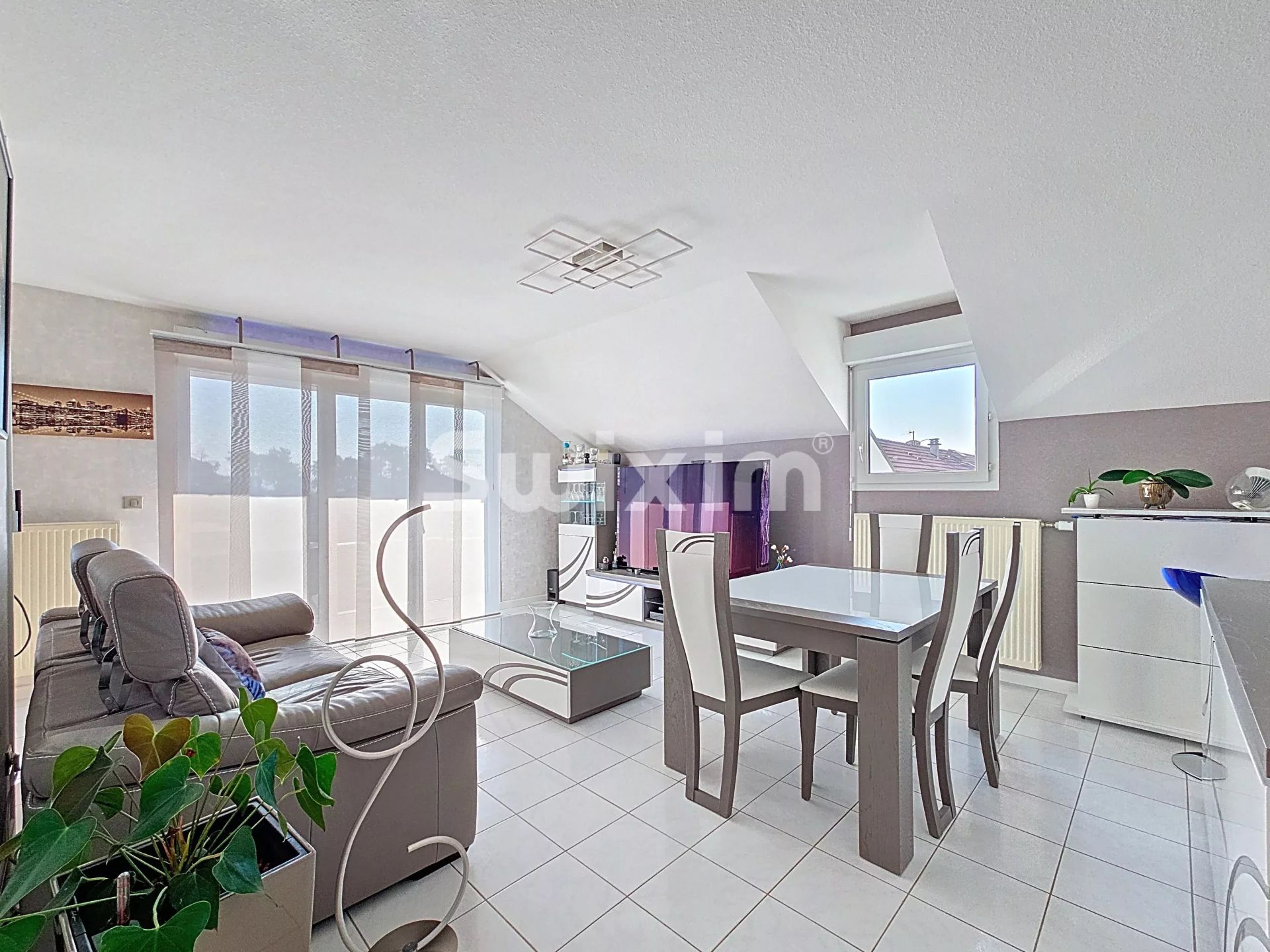 apartment 4 Rooms for sale on Gex (01170)