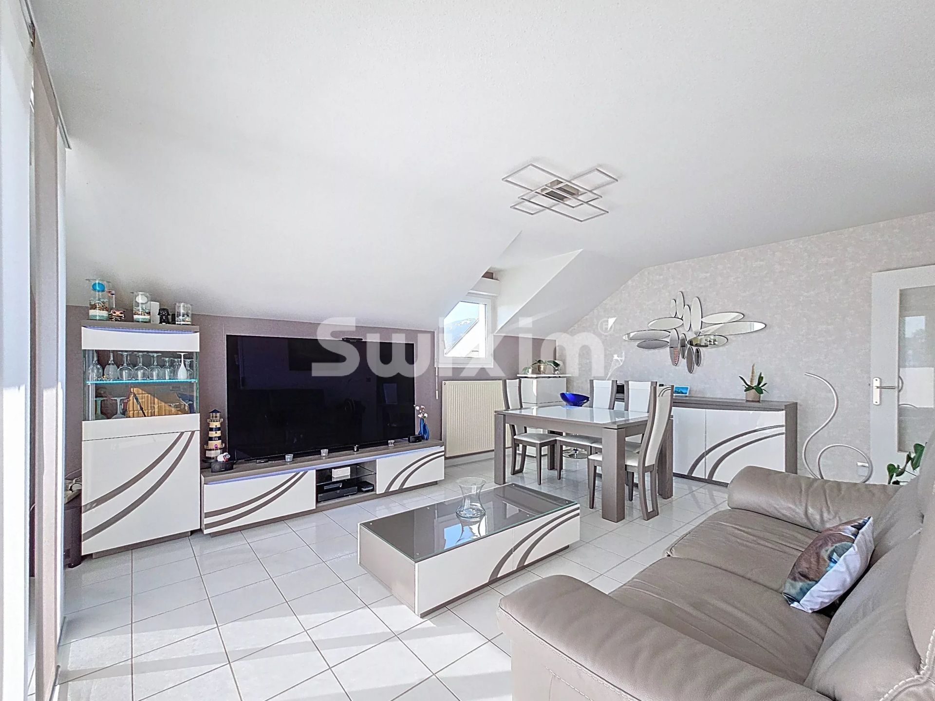 apartment 4 Rooms for sale on Gex (01170)
