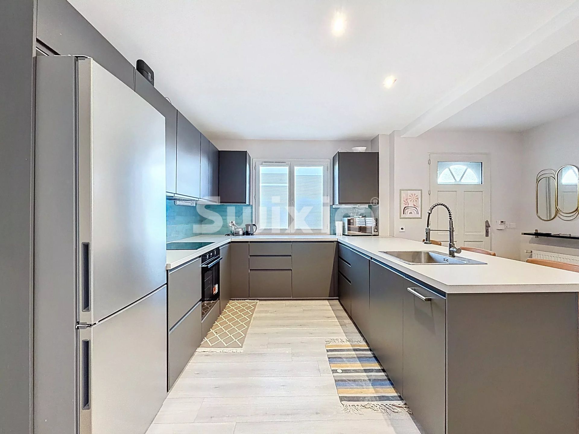 house 5 Rooms for sale on Sergy (01630)
