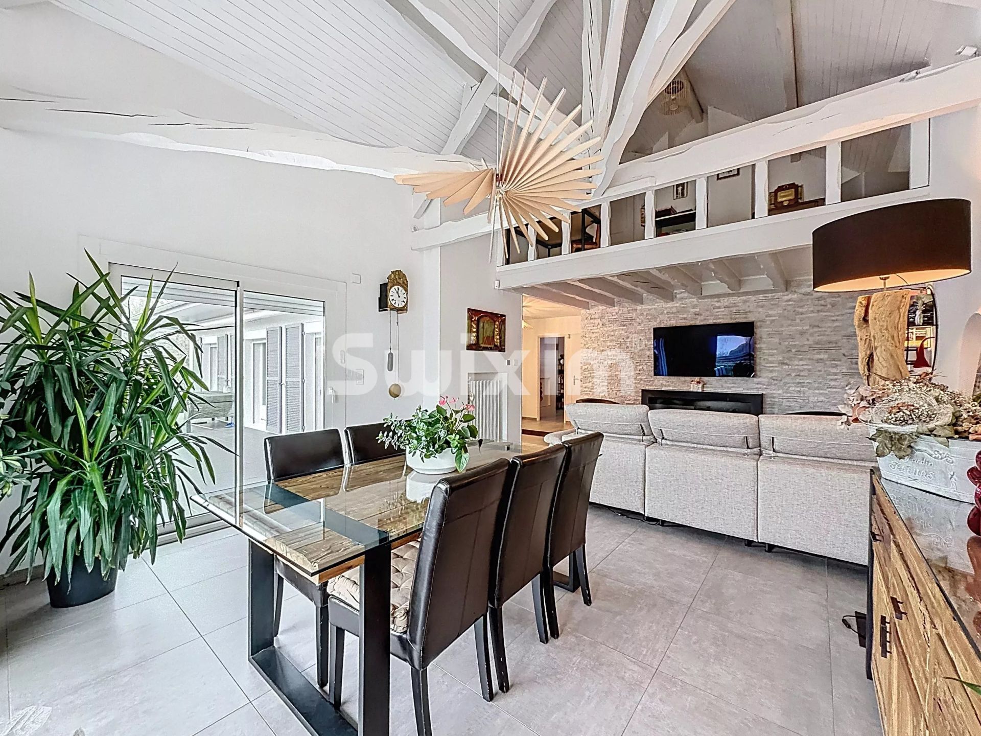 maison 8 Pièces en vente sur Divonne-les-Bains (01220)