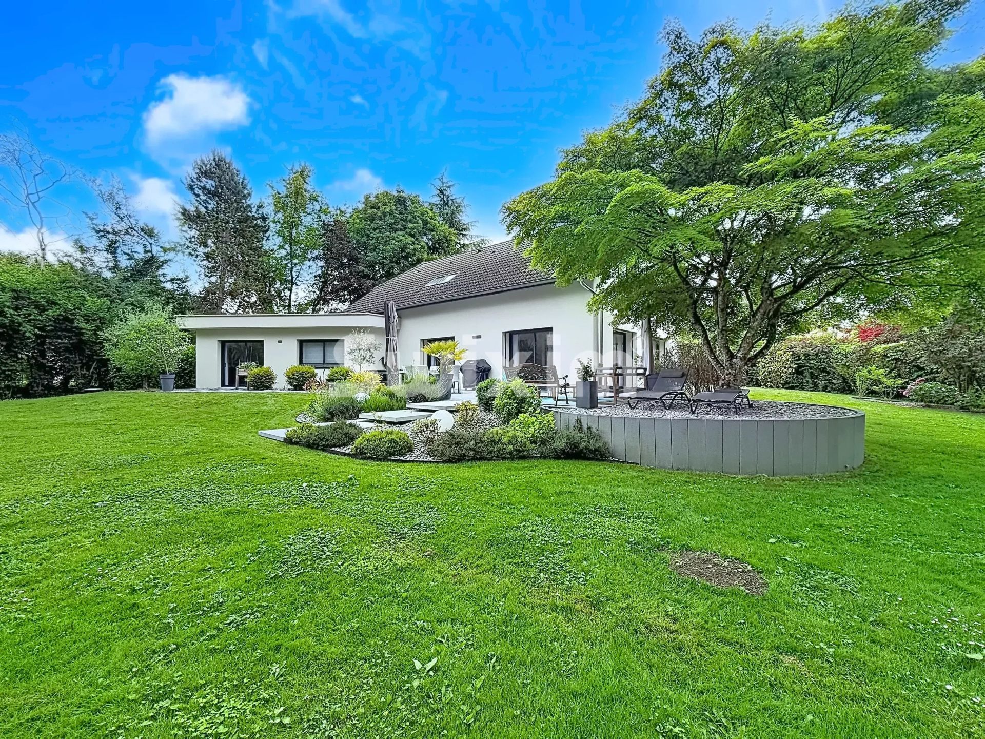 maison 7 Pièces en vente sur Saint-Genis-Pouilly (01630)