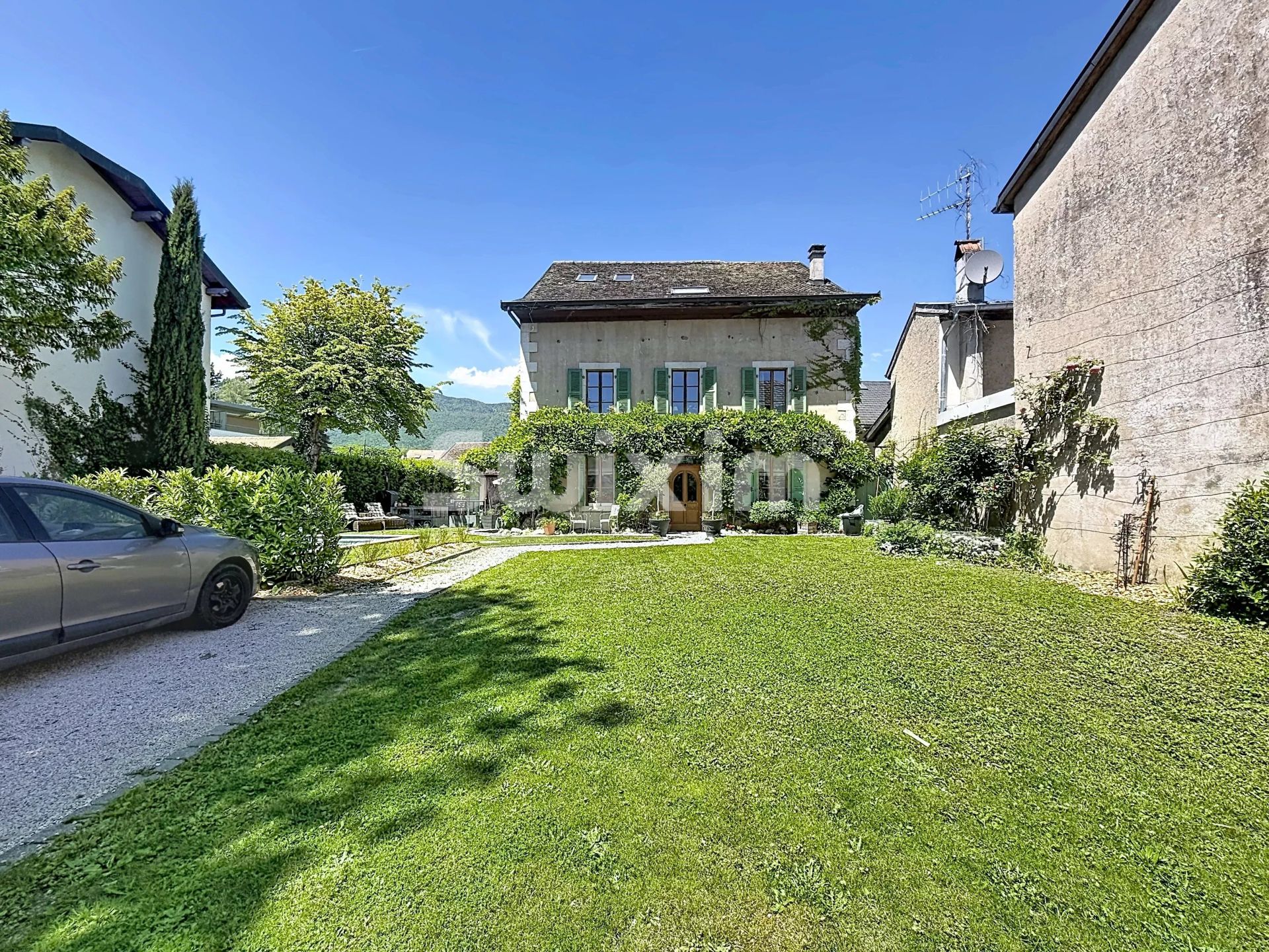 maison 10 Pièces en vente sur Divonne-les-Bains (01220)