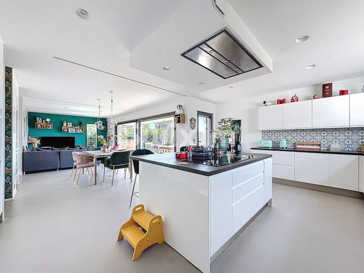Vente Maison Saint-Genis-Pouilly 7&nbsp;Pièces 166&nbsp;m²
