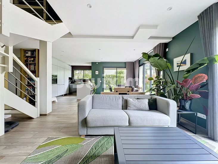 Location Maison Prévessin-Moëns 6&nbsp;Pièces 147&nbsp;m²