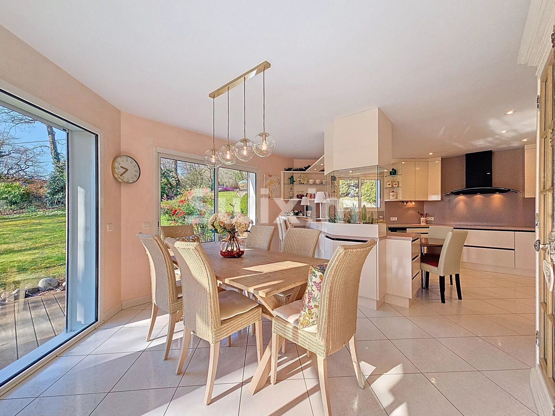 maison 5 Pièces en vente sur Échenevex (01170)