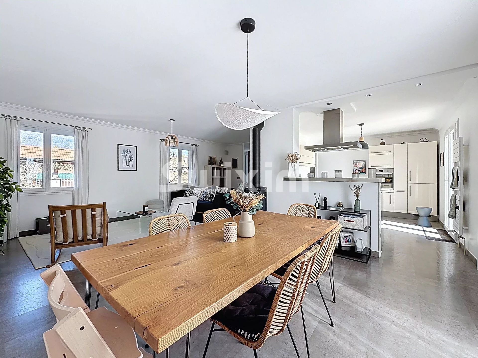 maison 8 Pièces en vente sur Saint-Genis-Pouilly (01630)