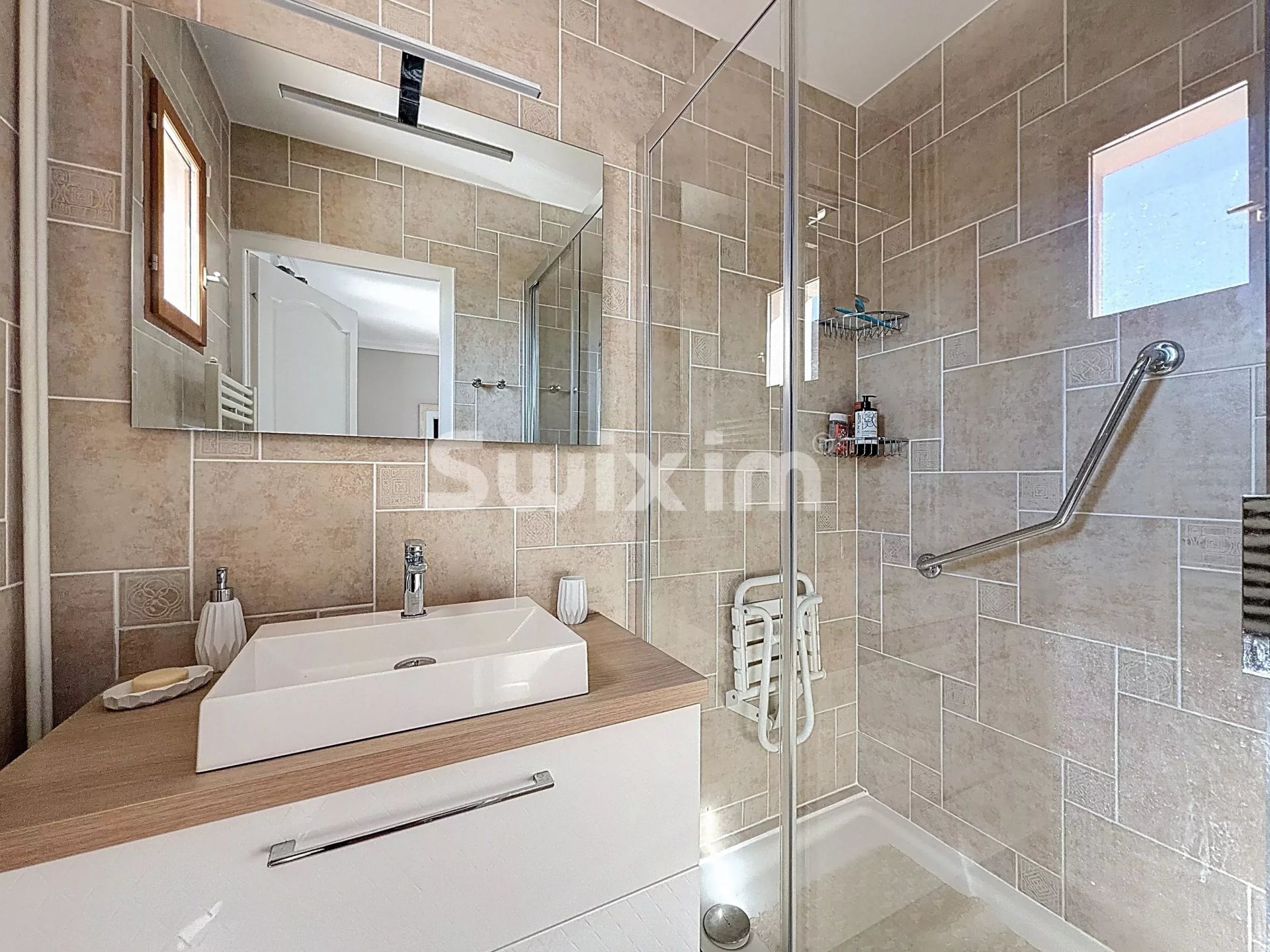 maison 8 Pièces en vente sur Saint-Genis-Pouilly (01630)