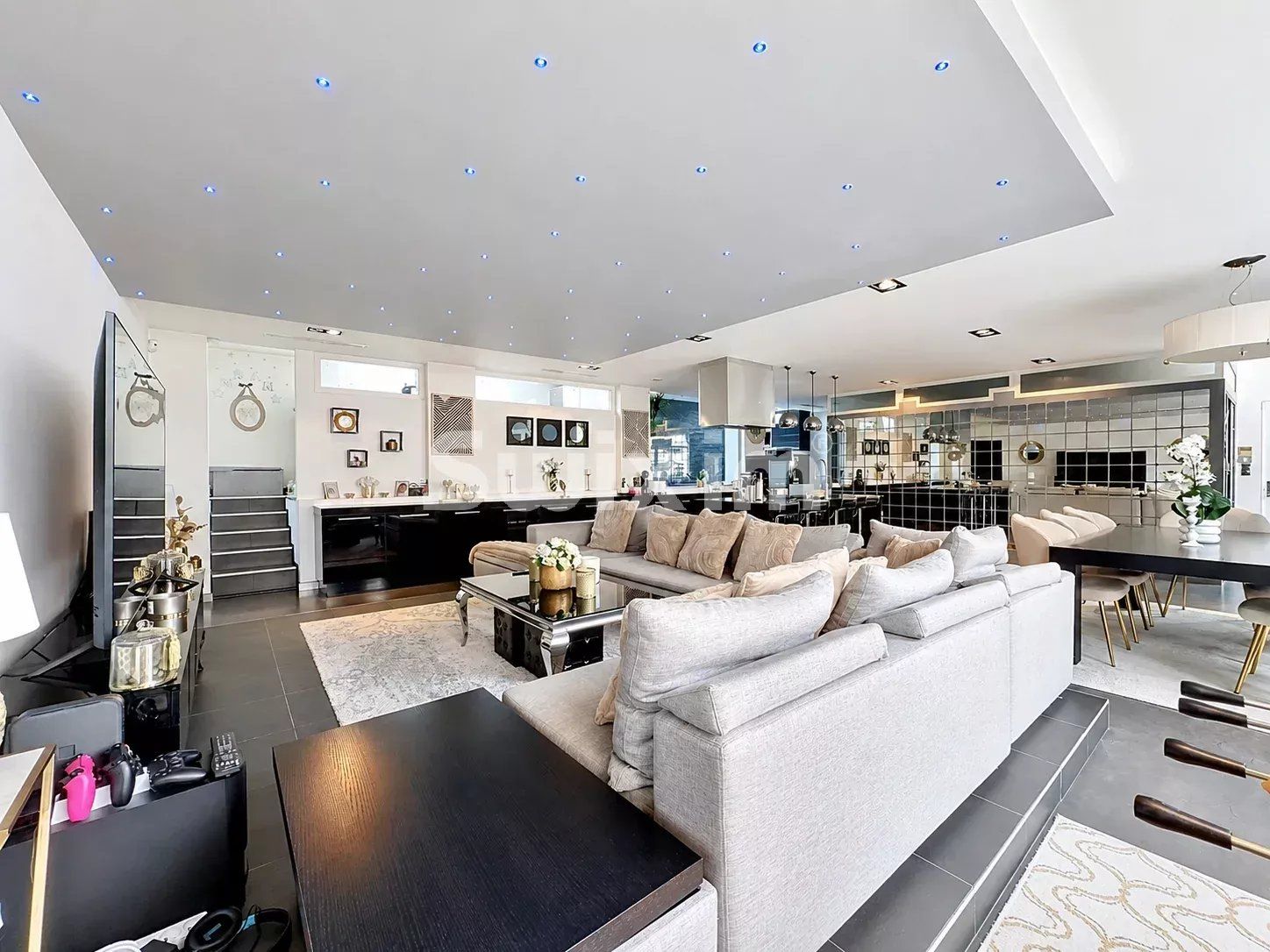 loft 4 Rooms for sale on Annemasse (74100)
