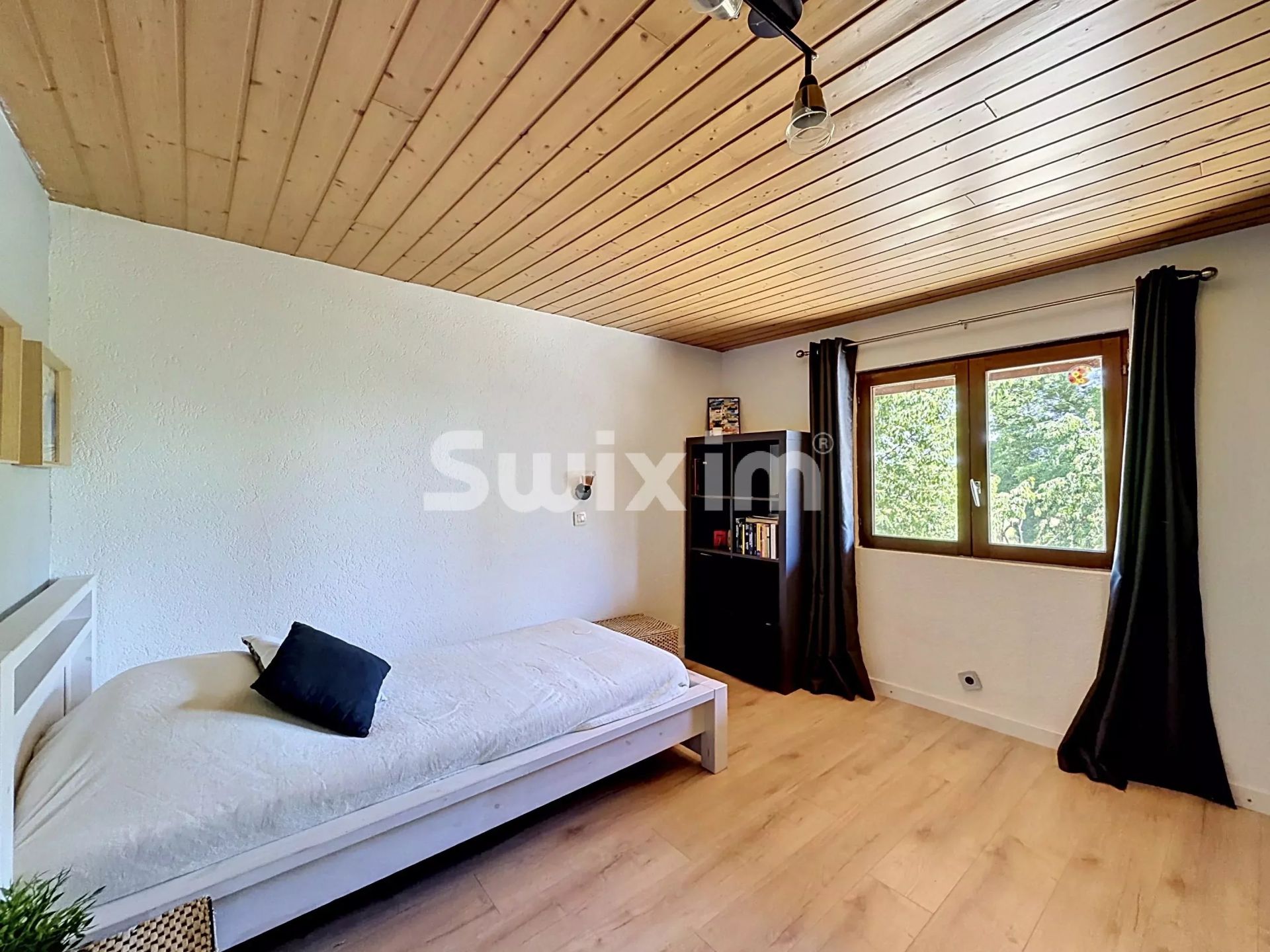 house 4 Rooms for sale on Péron (01630)