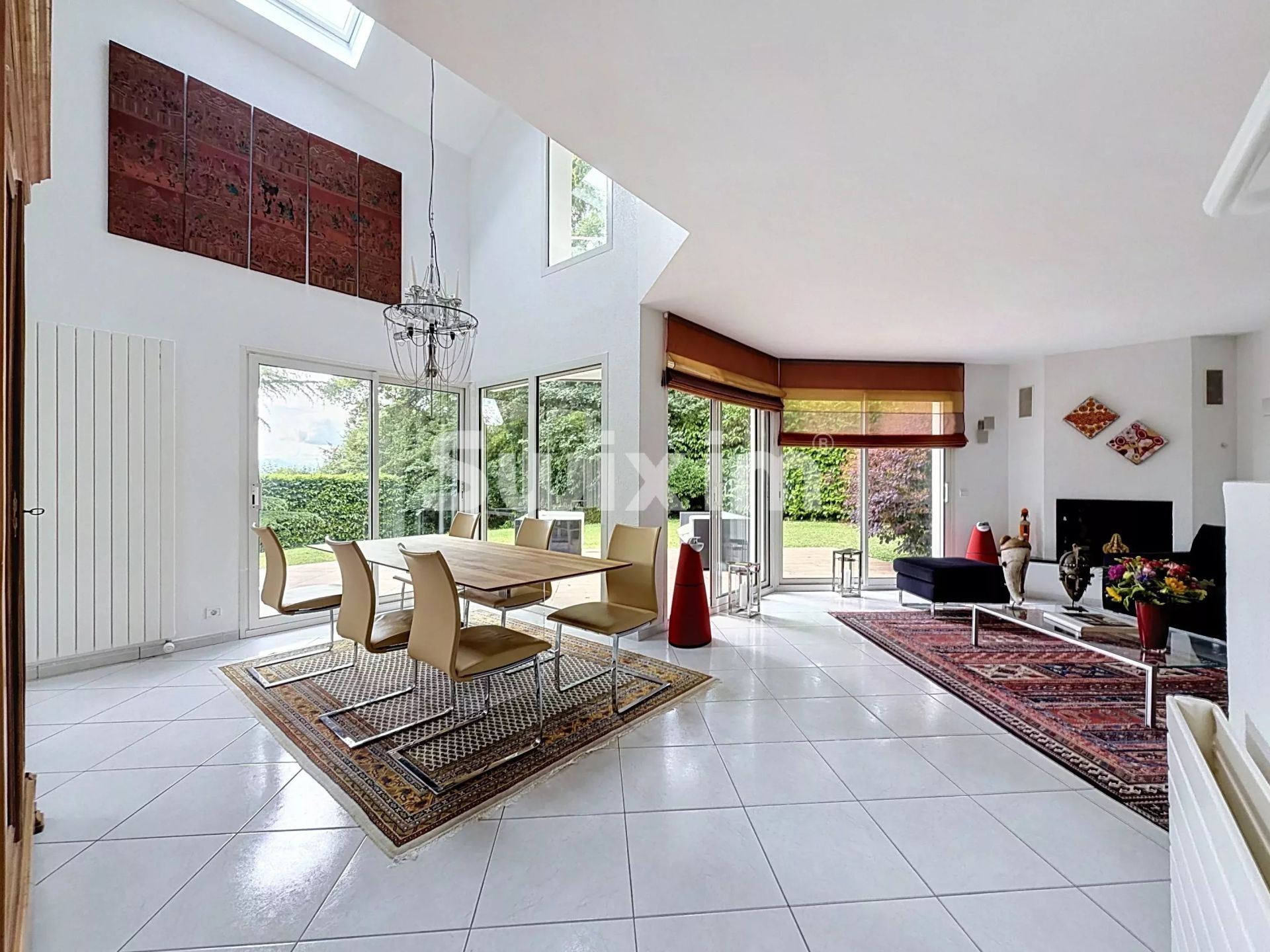 house 6 Rooms for sale on Échenevex (01170)