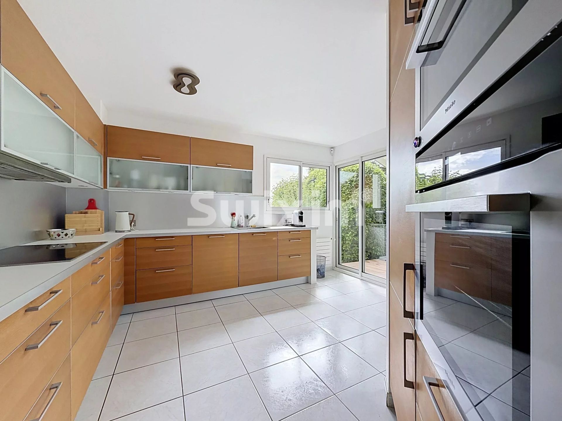 house 6 Rooms for sale on Échenevex (01170)