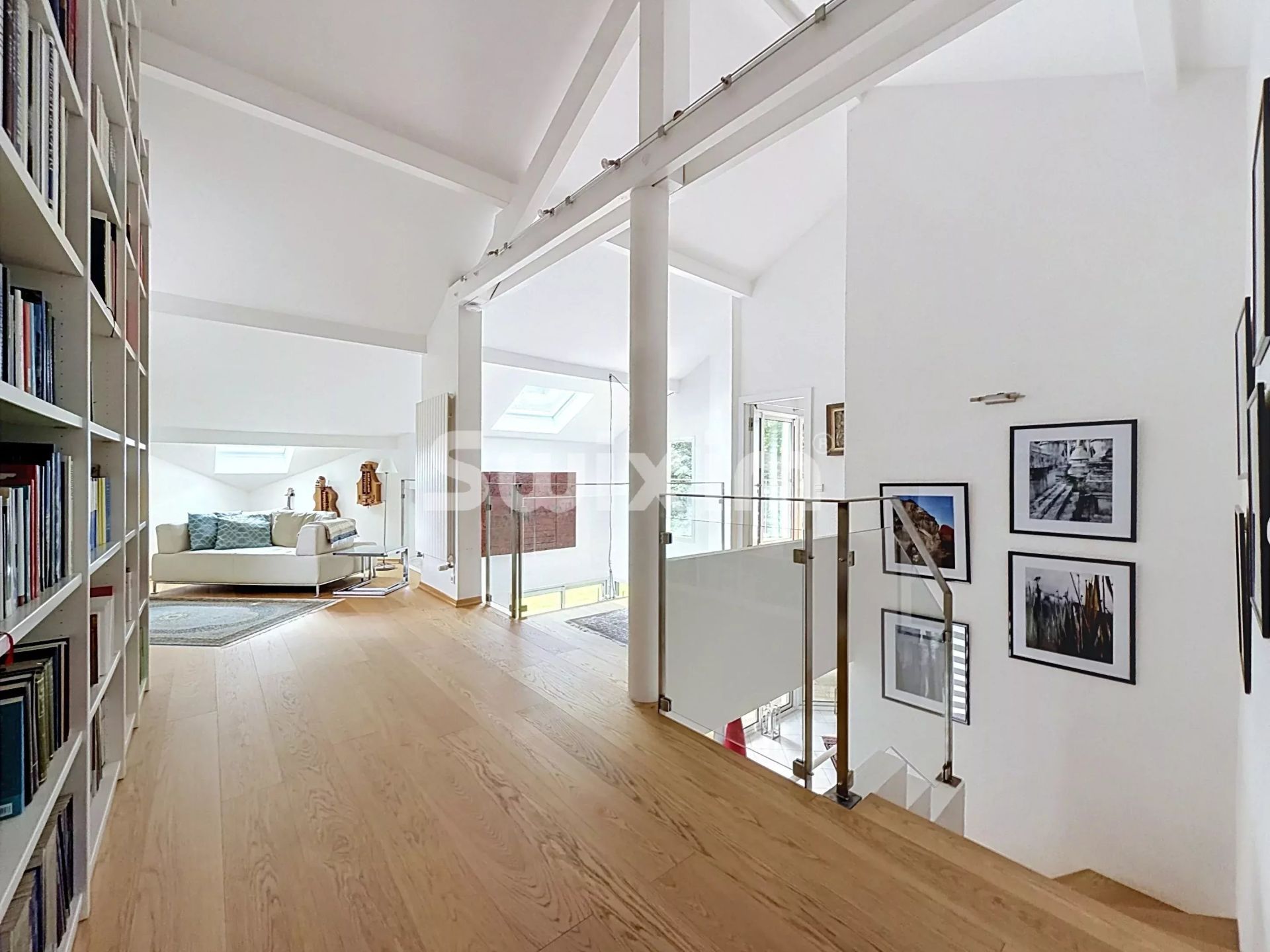 house 6 Rooms for sale on Échenevex (01170)