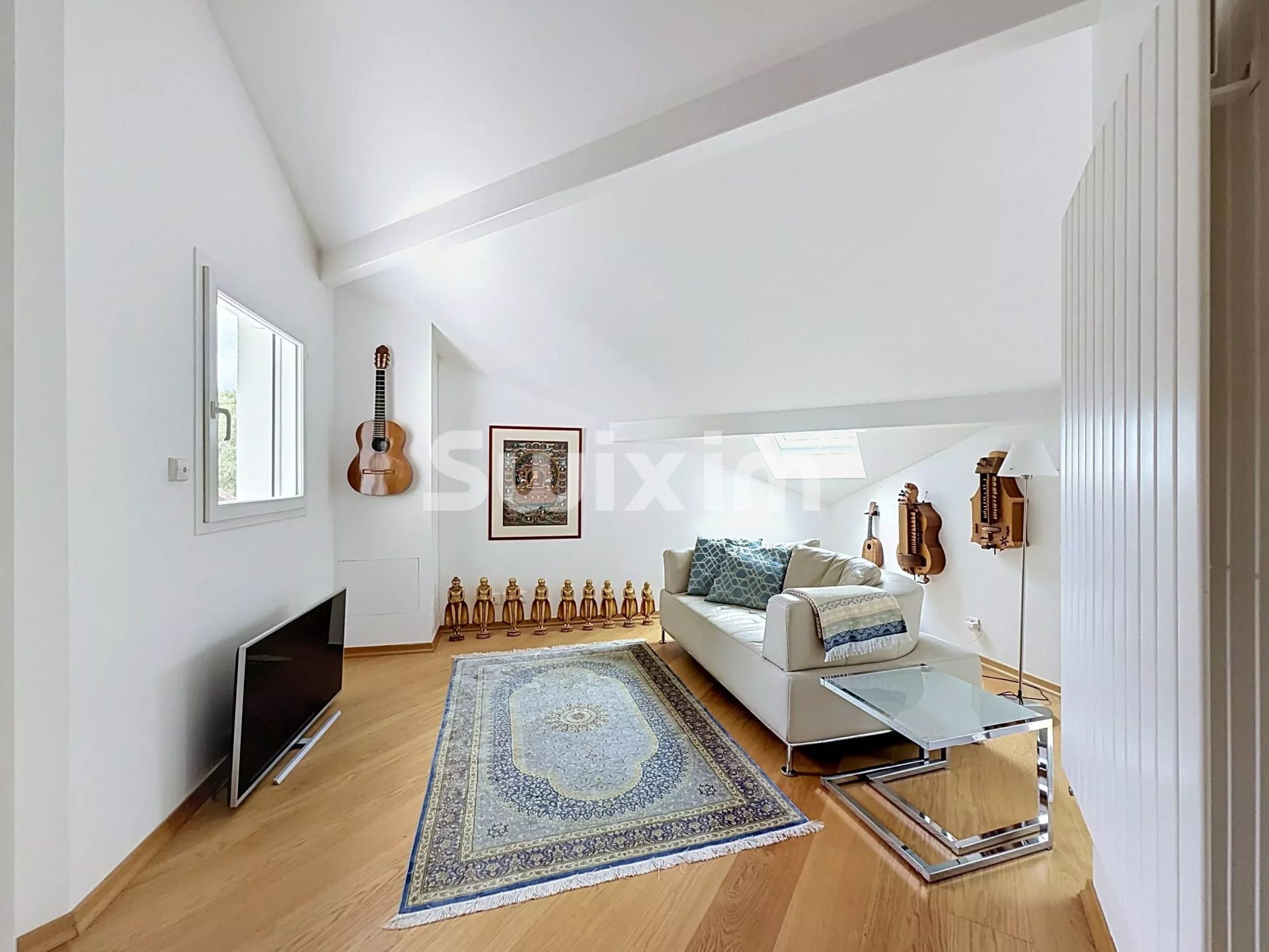 house 6 Rooms for sale on Échenevex (01170)
