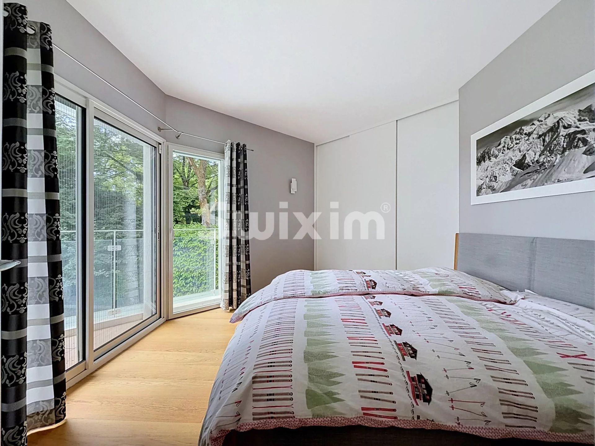 house 6 Rooms for sale on Échenevex (01170)