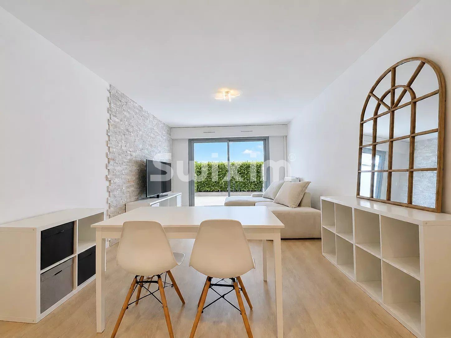 apartment 2 Rooms for sale on Saint-Genis-Pouilly (01630)