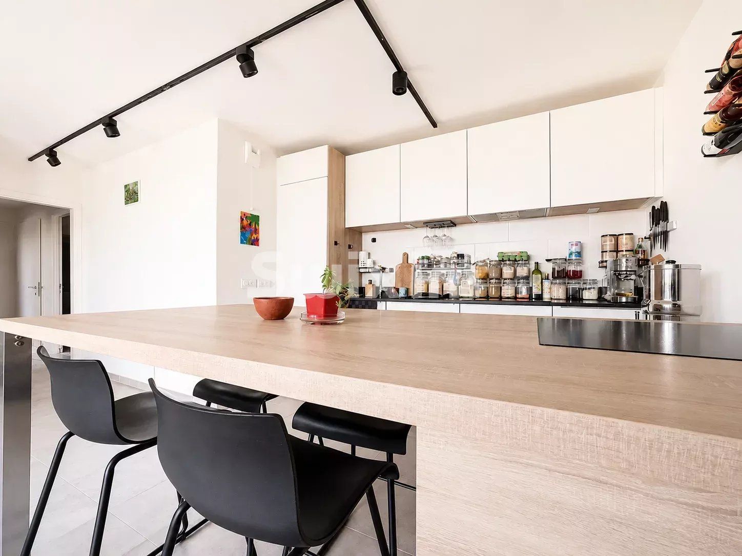 apartment 3 Rooms for sale on Cessy (01170)