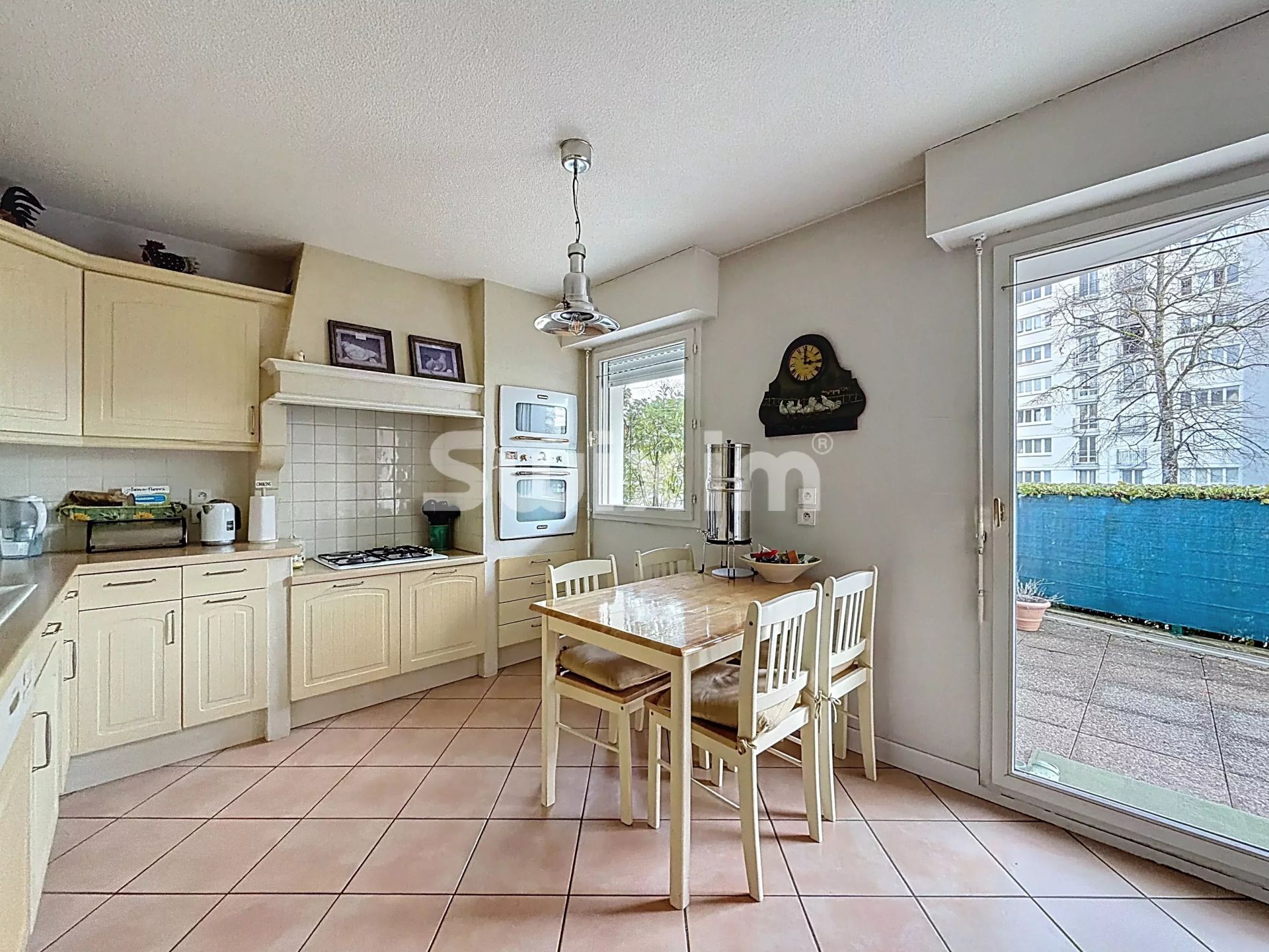 apartment 4 Rooms for sale on Ferney-Voltaire (01210)