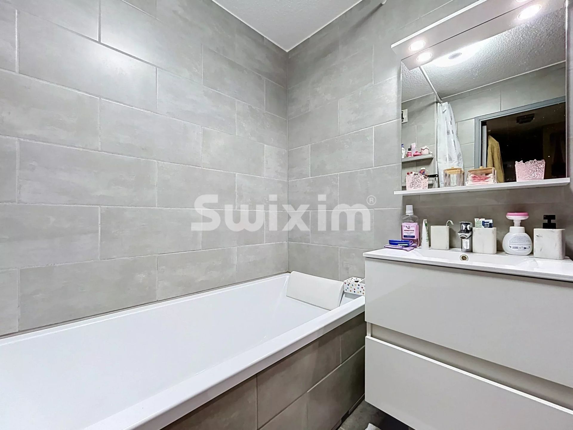 apartment 3 Rooms for sale on Gex (01170)