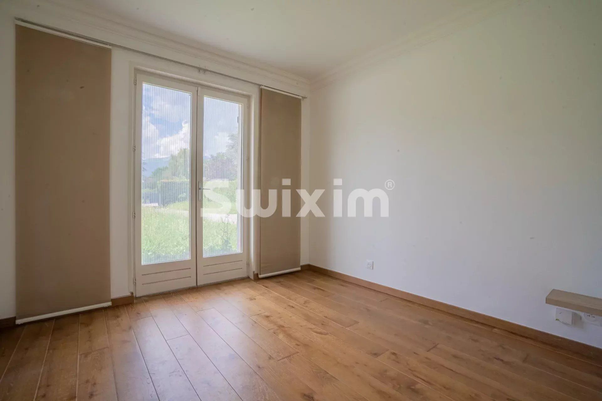 maison 8 Pièces en vente sur Cessy (01170)