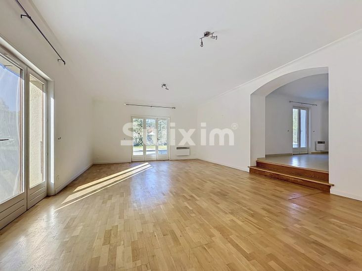 Vente Maison Cessy 8&nbsp;Pièces 223&nbsp;m²