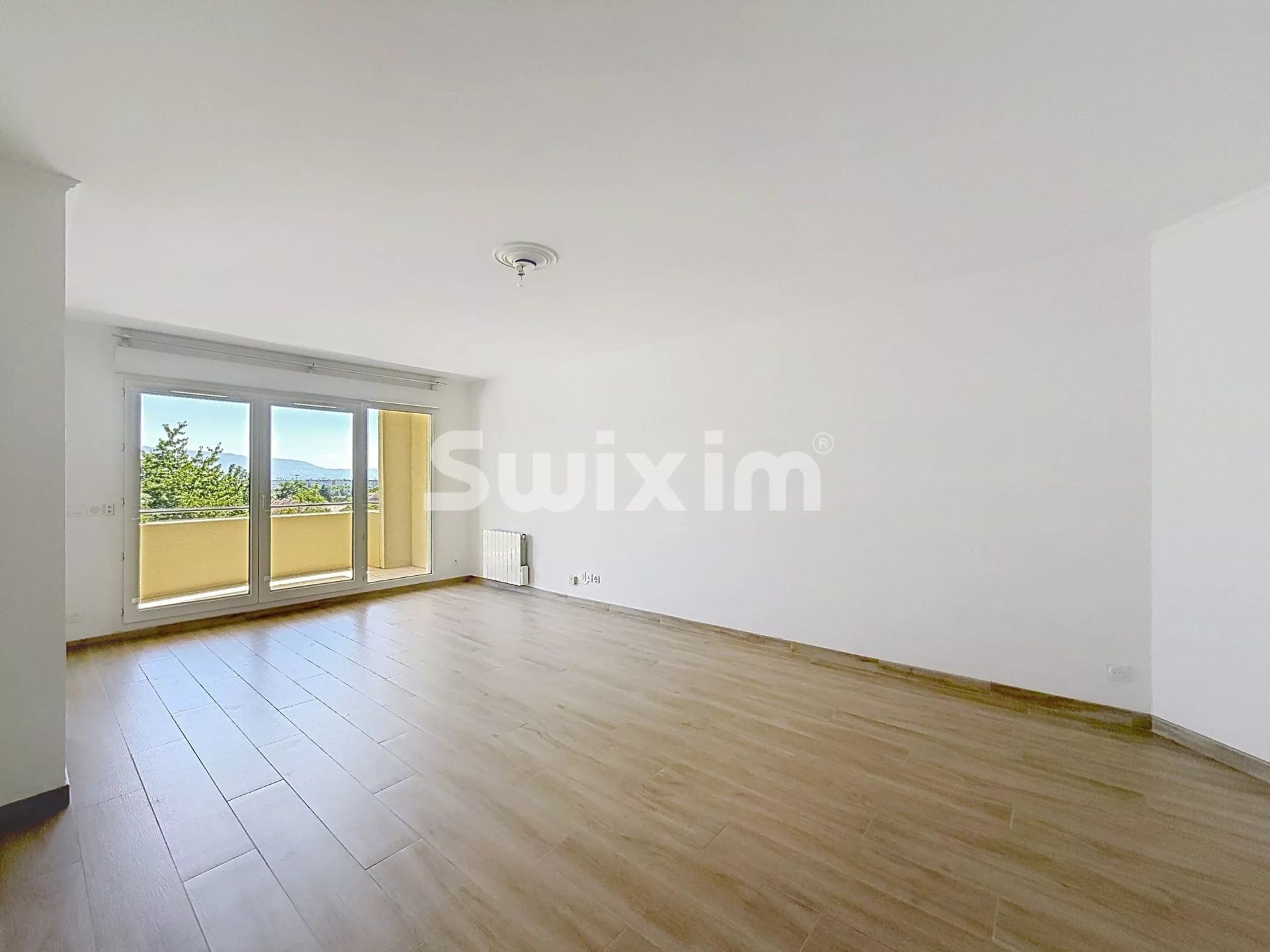 apartment 4 Rooms for sale on Prévessin-Moëns (01280)