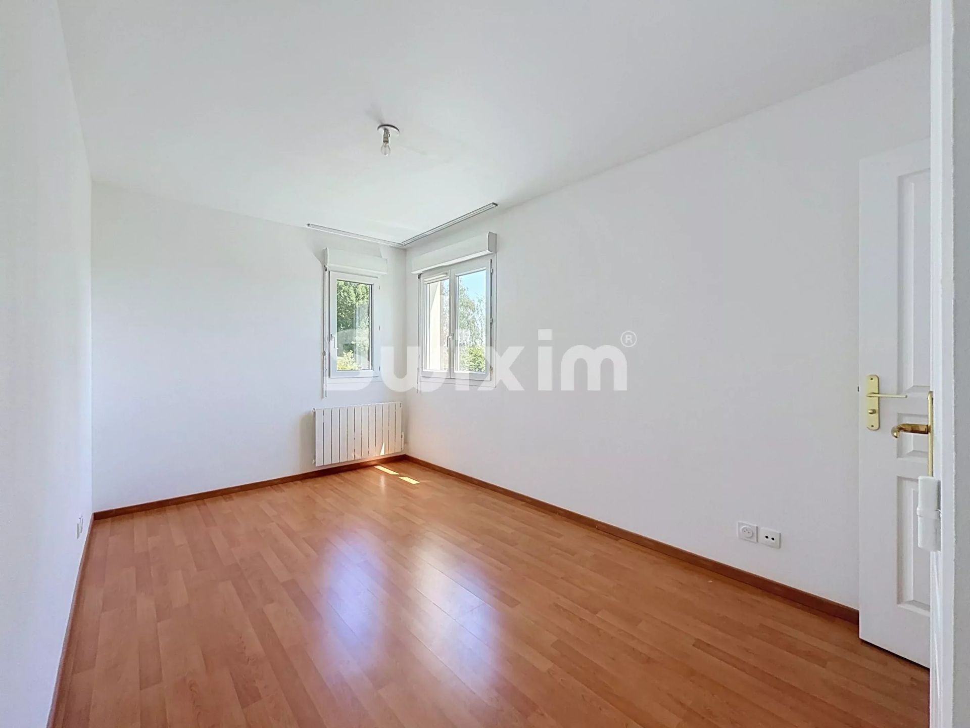 apartment 4 Rooms for sale on Prévessin-Moëns (01280)