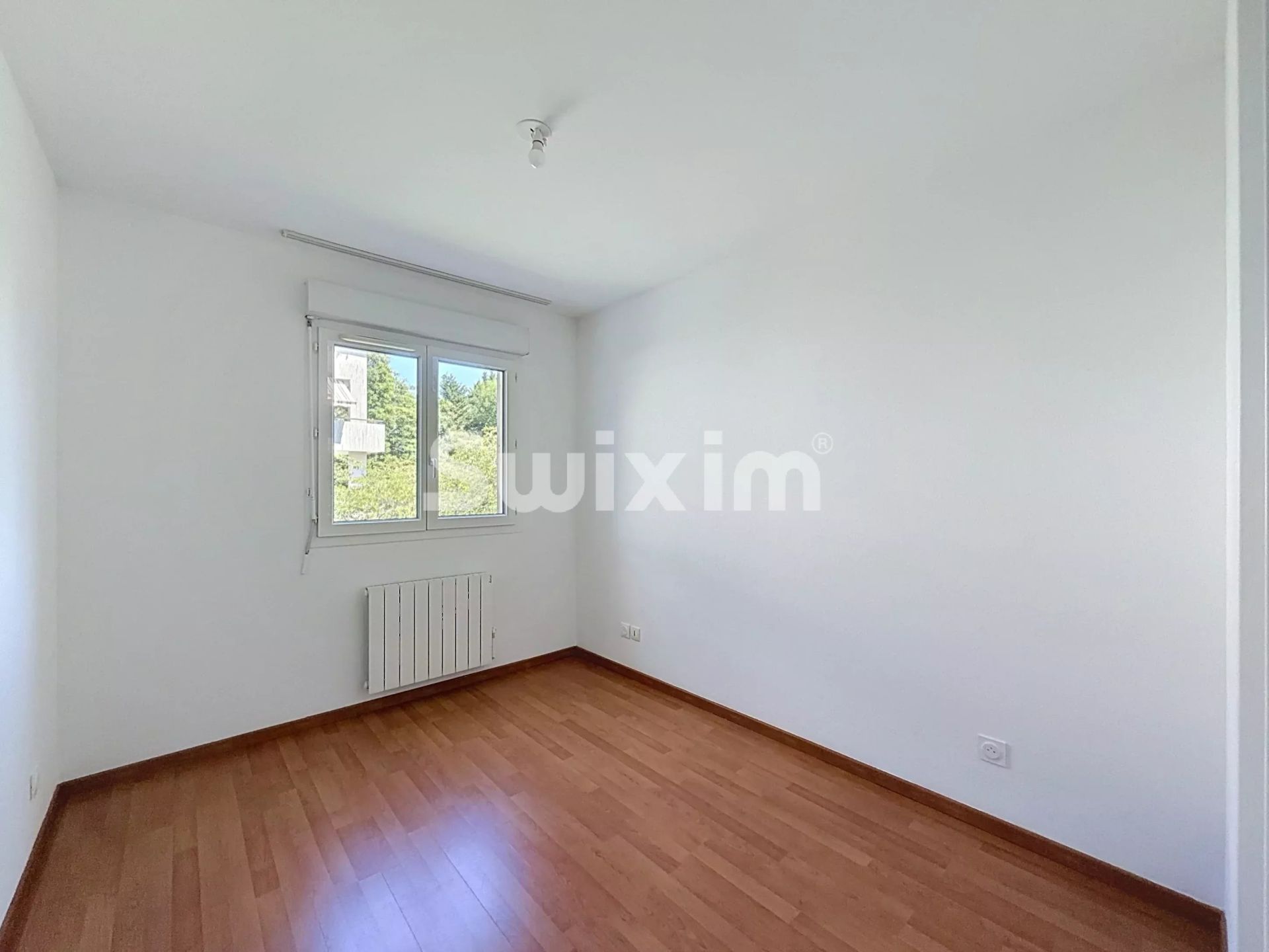 apartment 4 Rooms for sale on Prévessin-Moëns (01280)