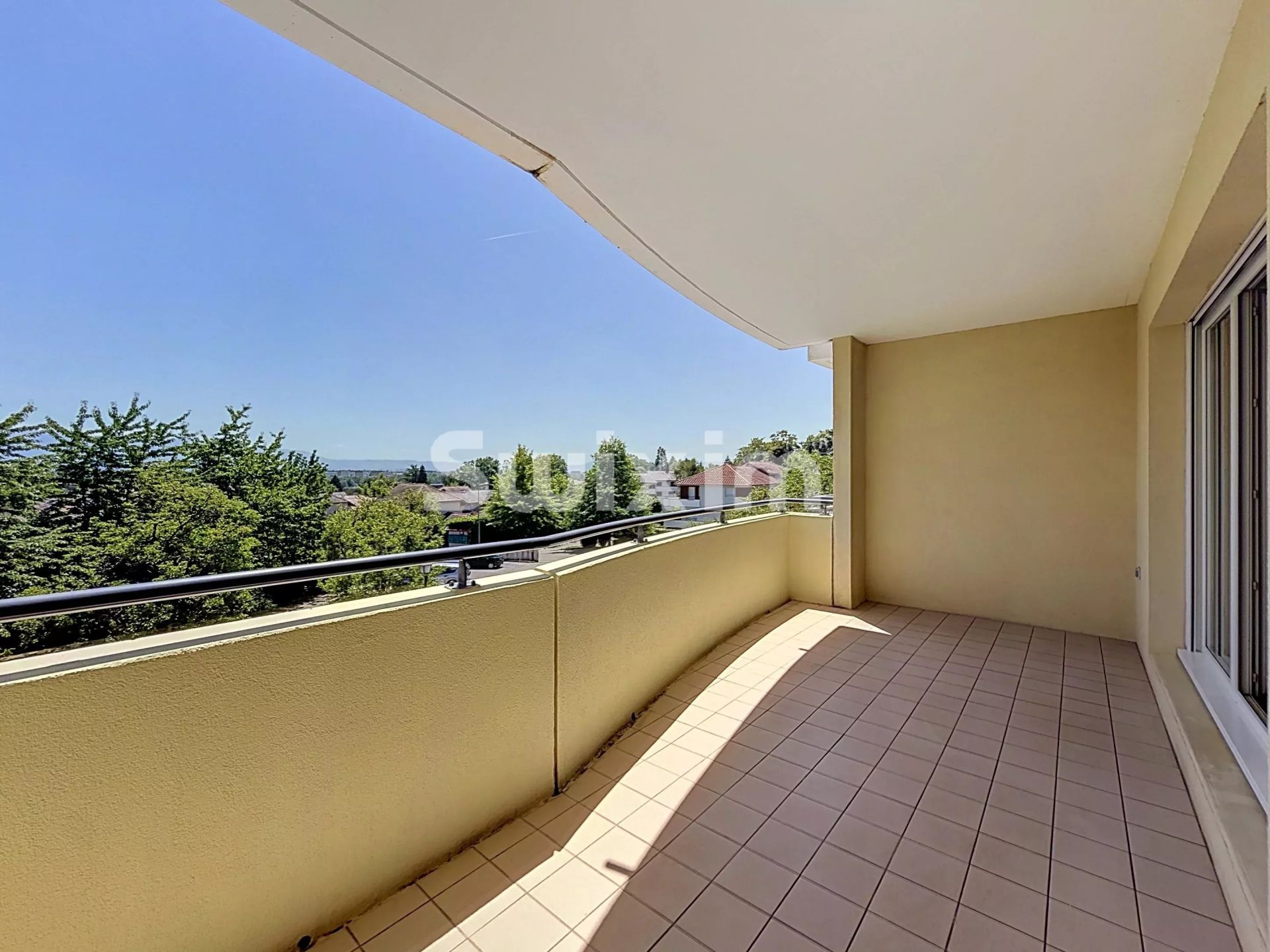 apartment 4 Rooms for sale on Prévessin-Moëns (01280)
