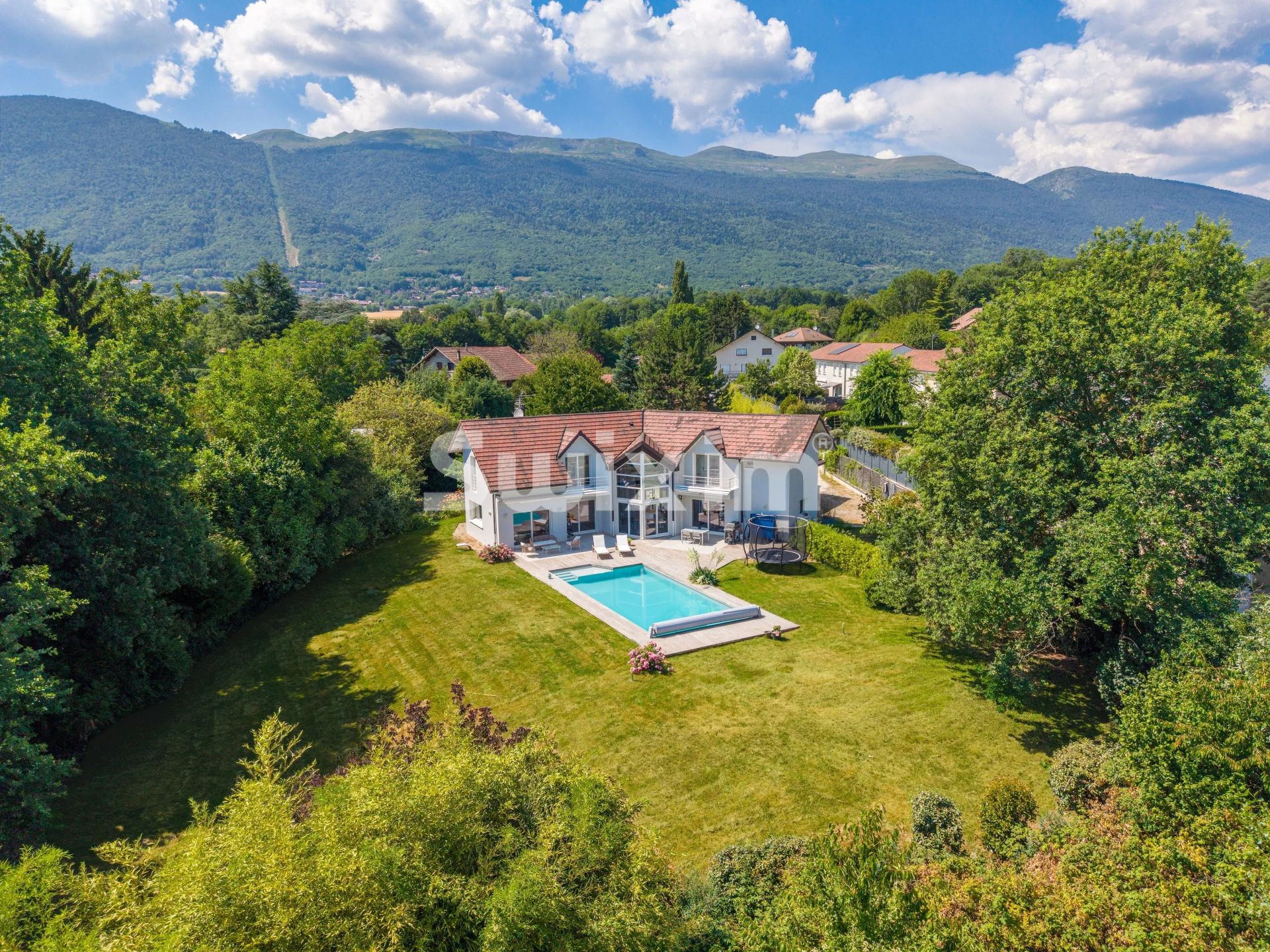 maison 5 Pièces en vente sur Saint-Genis-Pouilly (01630)