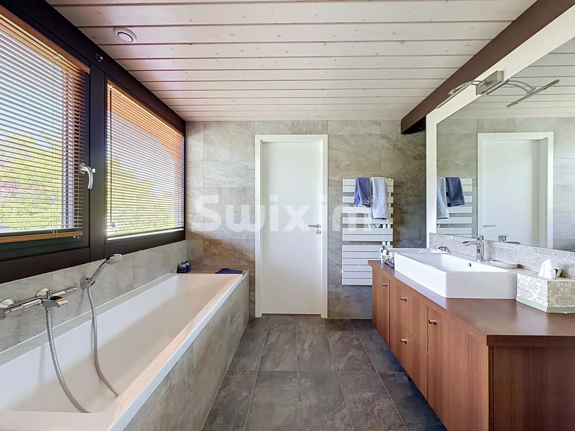 maison 10 Pièces en vente sur Divonne-les-Bains (01220)
