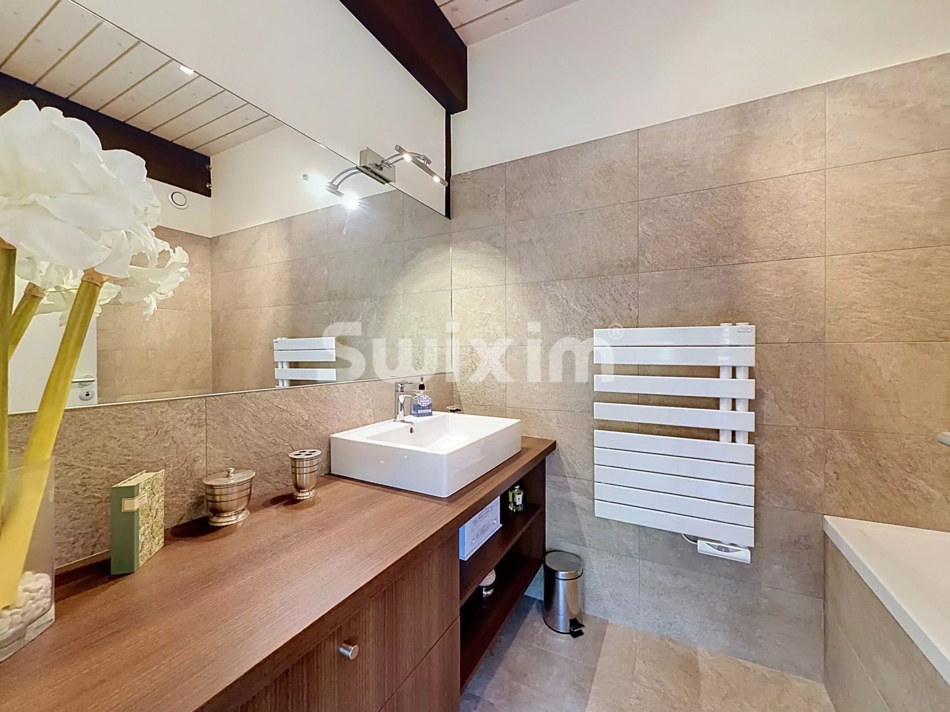 maison 10 Pièces en vente sur Divonne-les-Bains (01220)