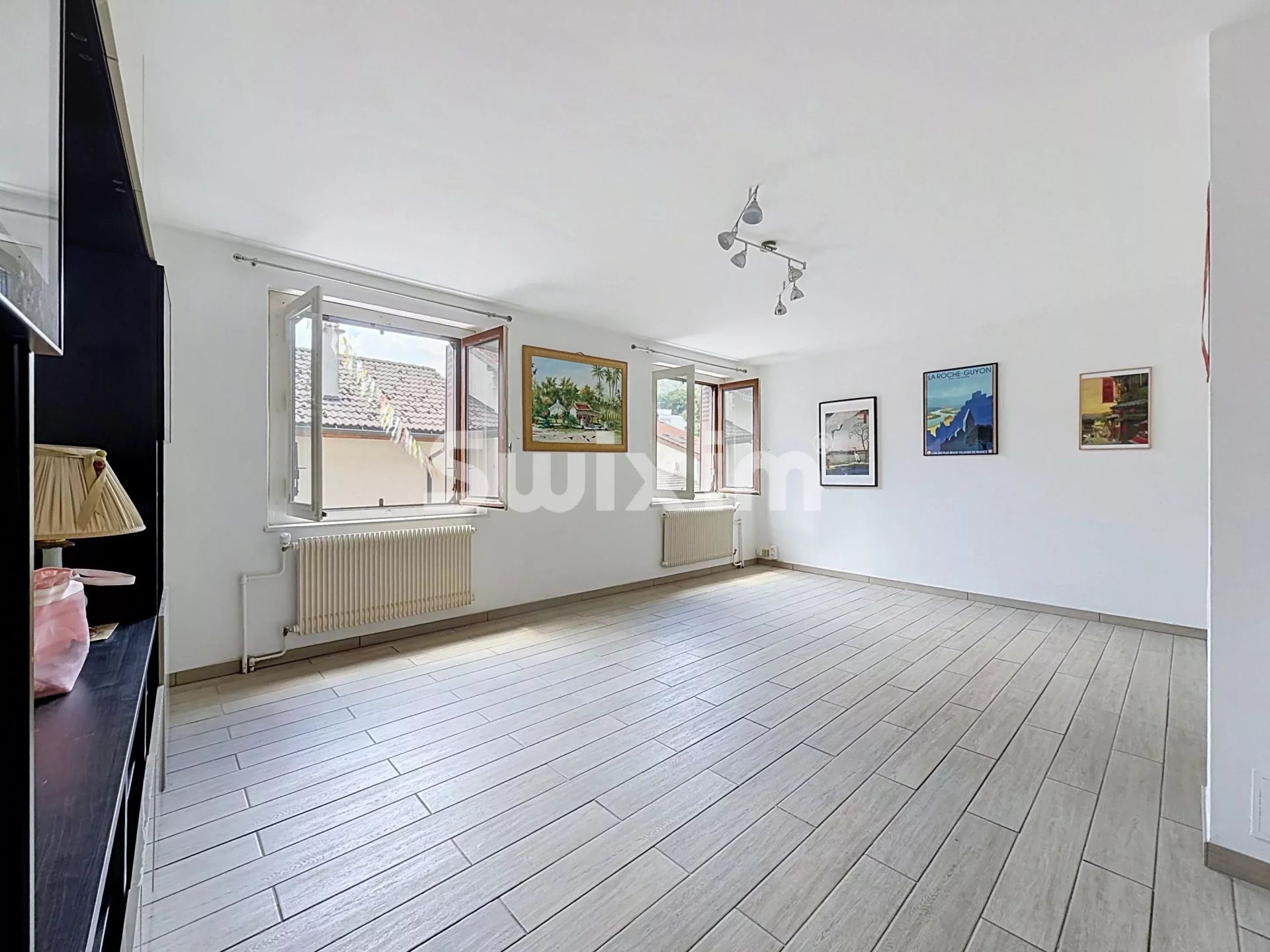apartment 4 Rooms for sale on Gex (01170)