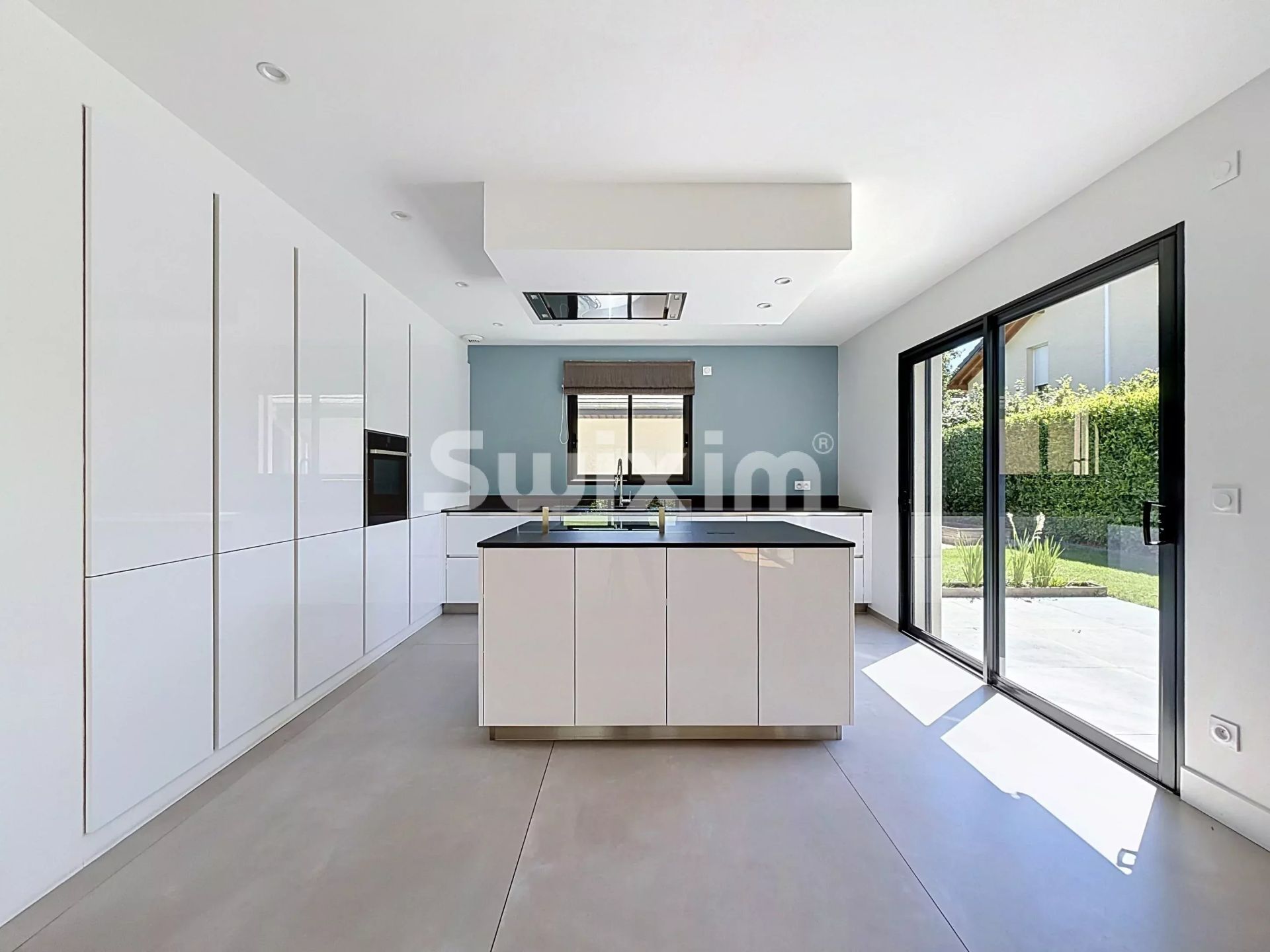 house 6 Rooms for sale on Prévessin-Moëns (01280)