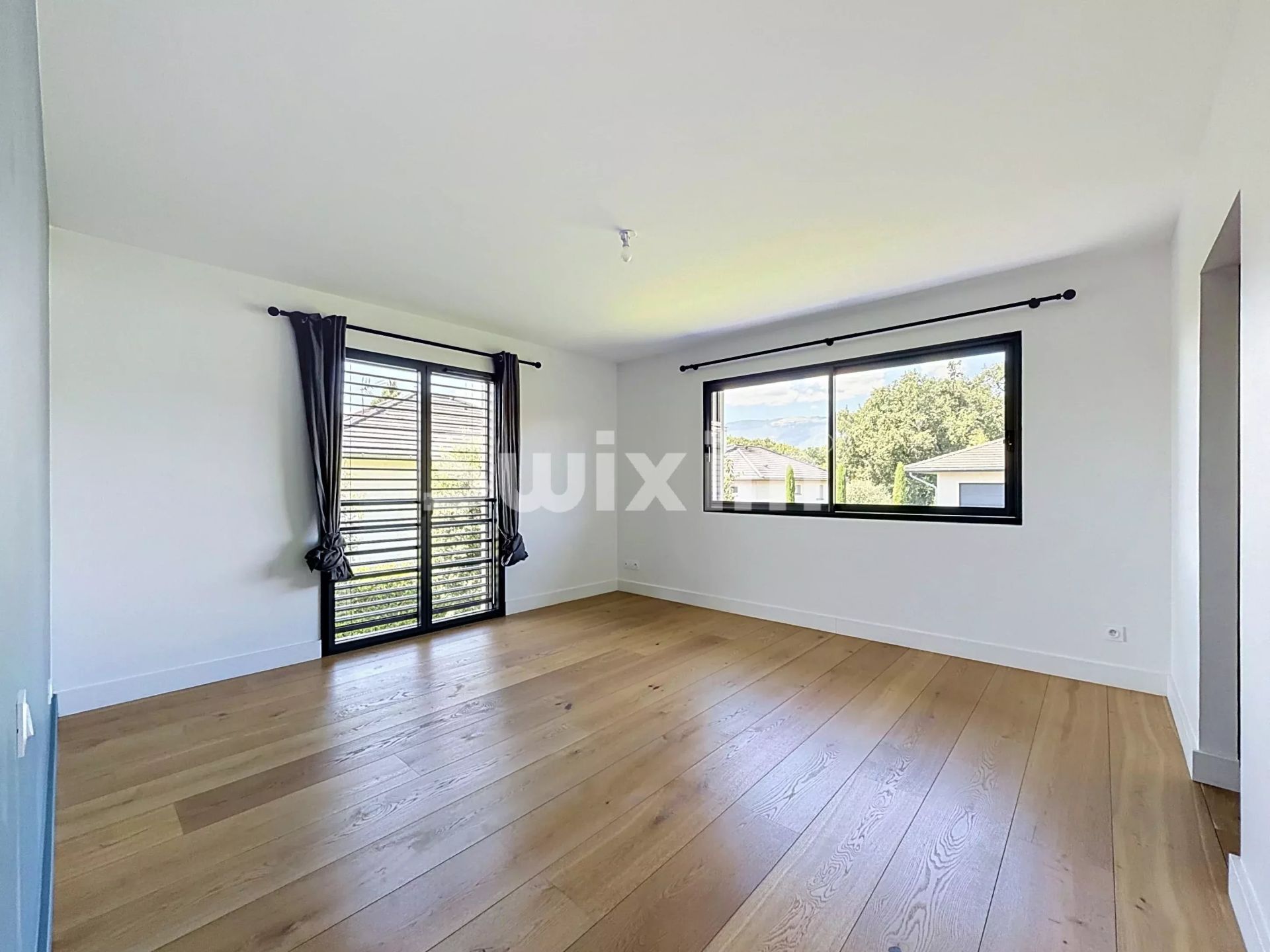 house 6 Rooms for sale on Prévessin-Moëns (01280)