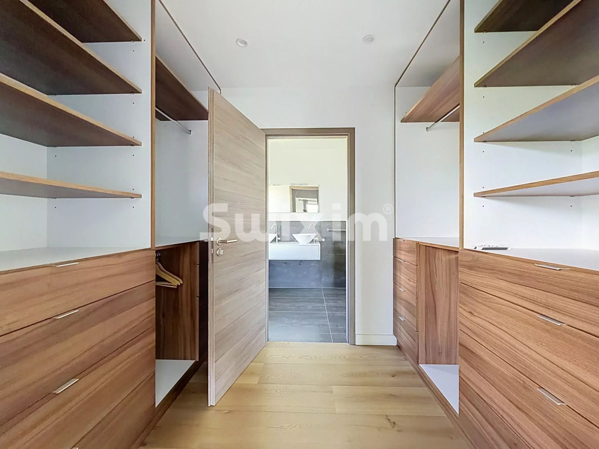 house 6 Rooms for sale on Prévessin-Moëns (01280)