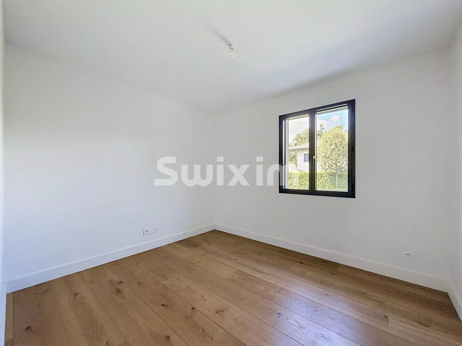 house 6 Rooms for sale on Prévessin-Moëns (01280)