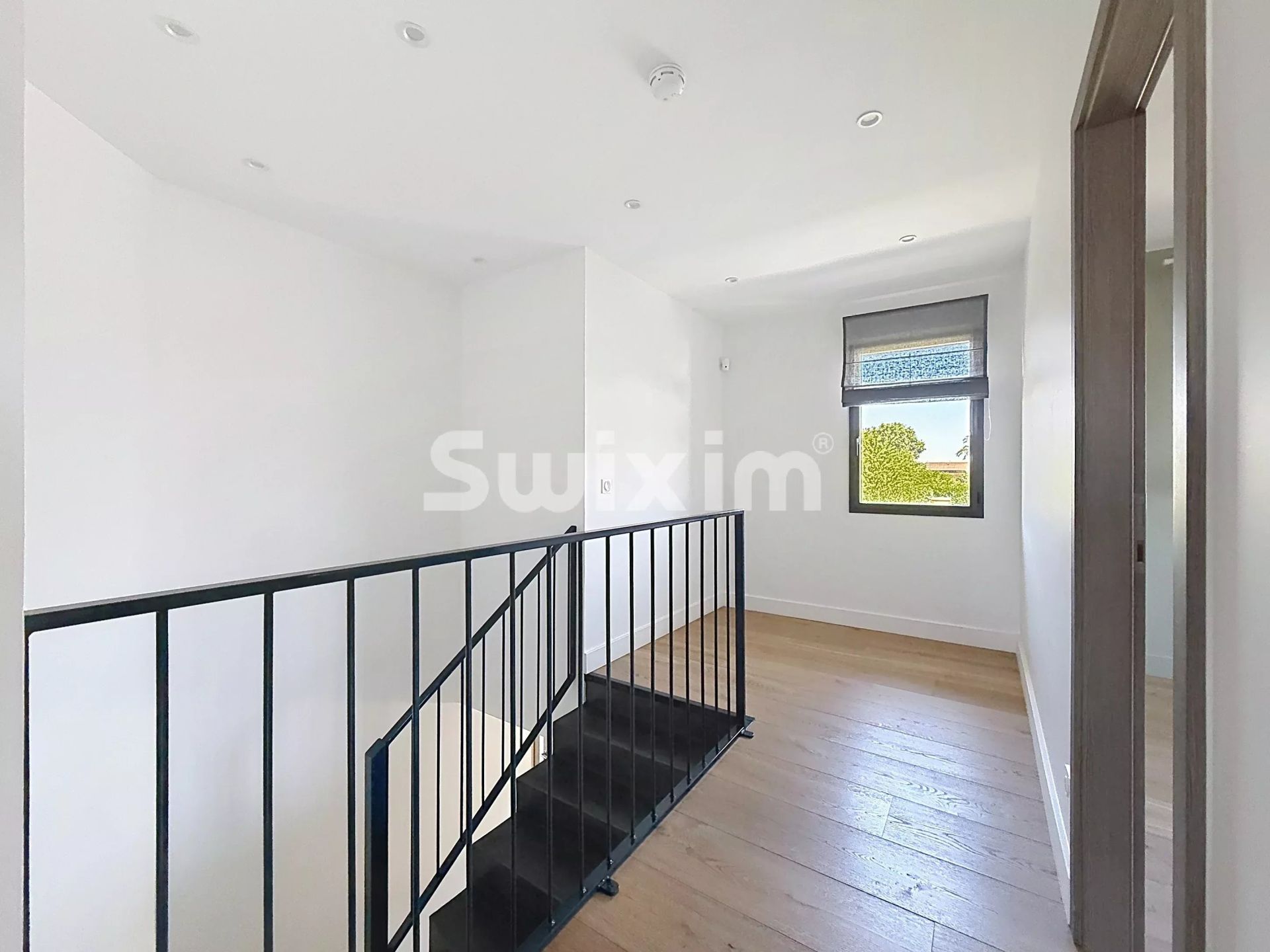 house 6 Rooms for sale on Prévessin-Moëns (01280)