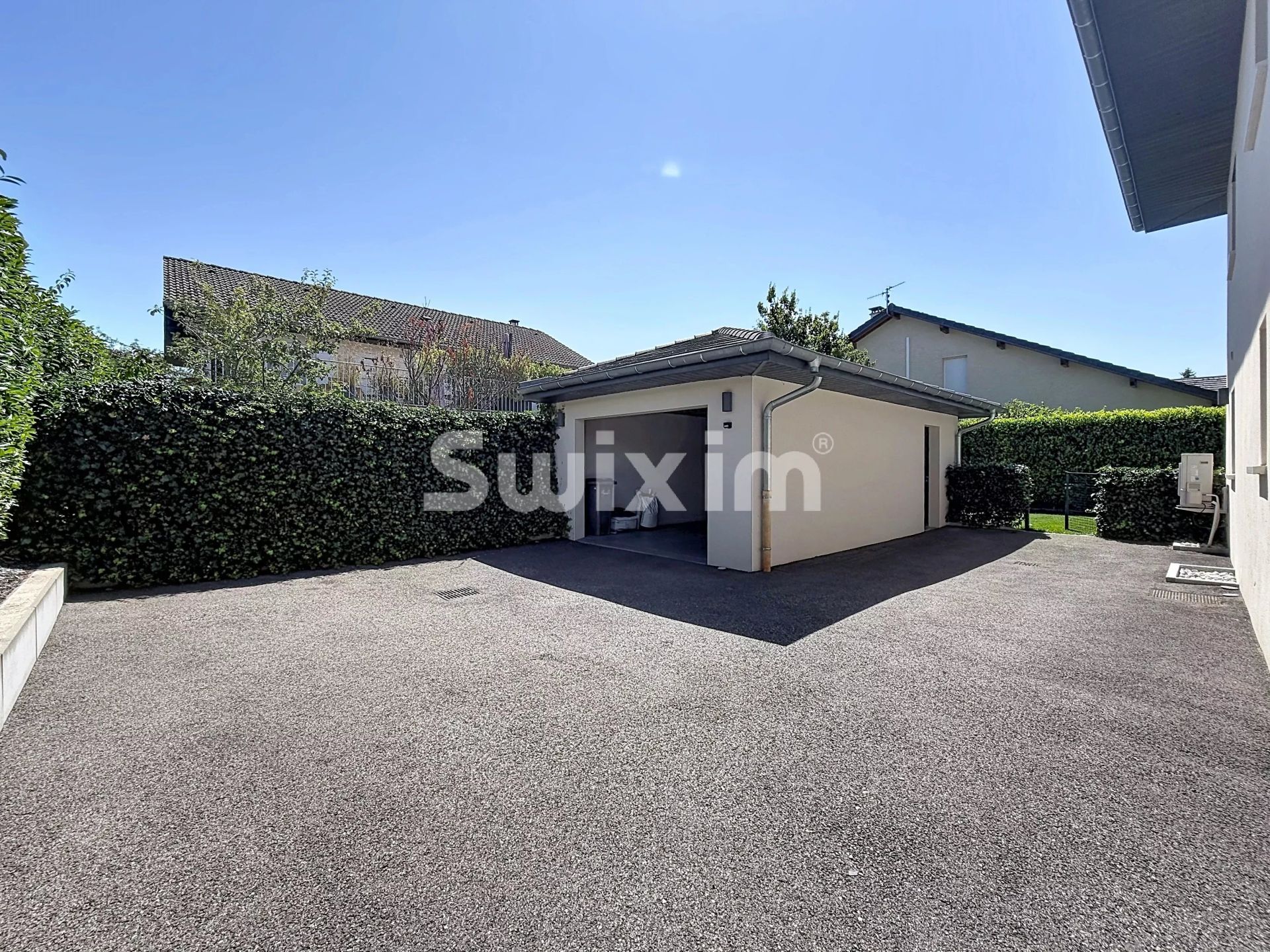 house 6 Rooms for sale on Prévessin-Moëns (01280)