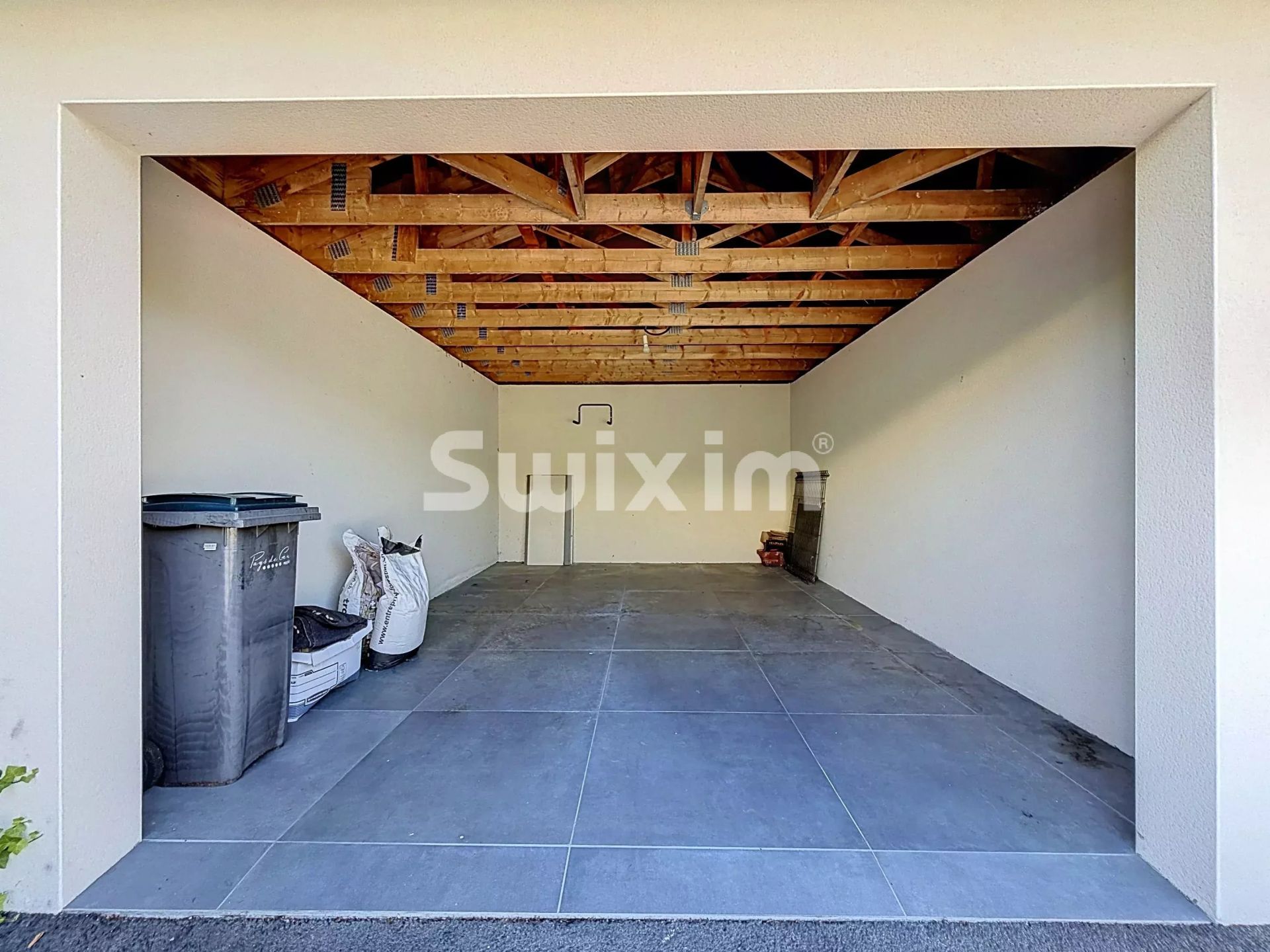 house 6 Rooms for sale on Prévessin-Moëns (01280)