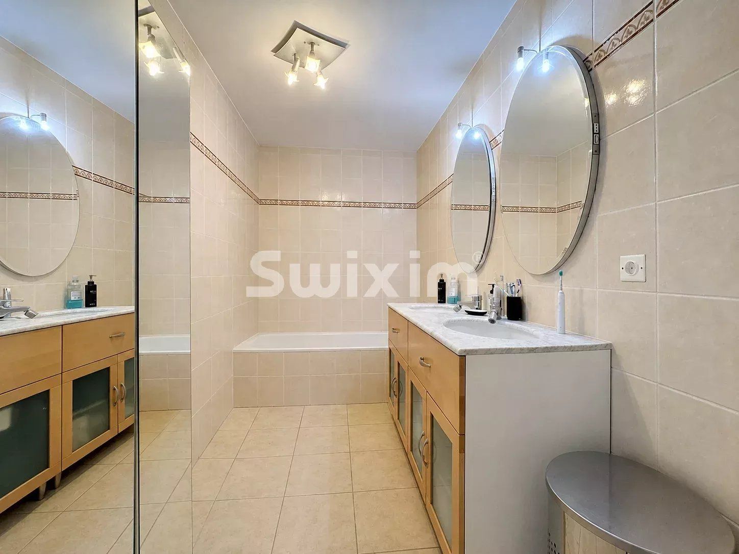 apartment 3 Rooms for sale on Cessy (01170)
