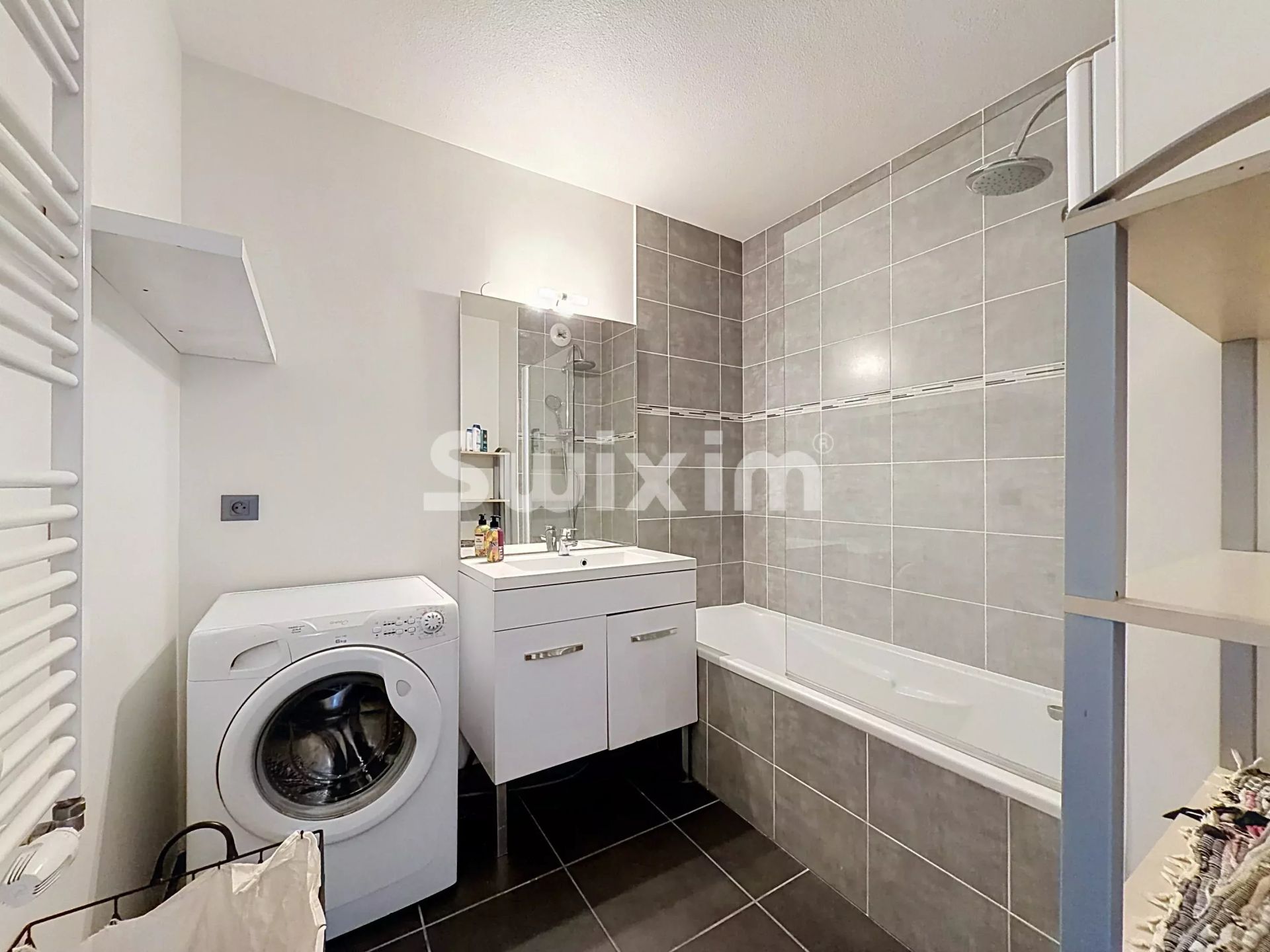 apartment 3 Rooms for sale on Saint-Genis-Pouilly (01630)