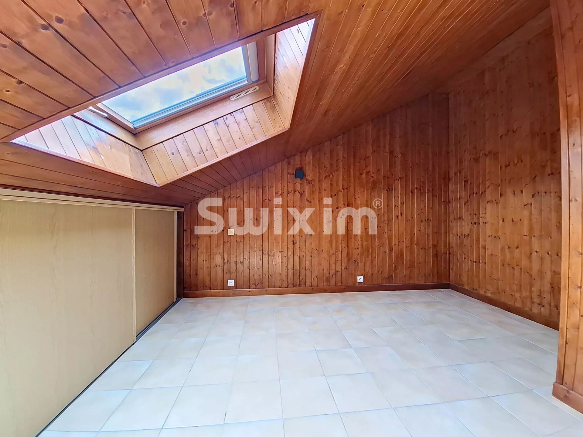 house 6 Rooms for sale on Cluses (74300)