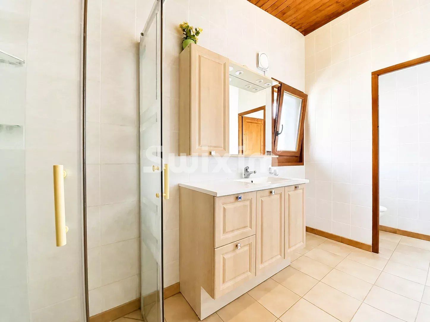 house 6 Rooms for sale on Cluses (74300)
